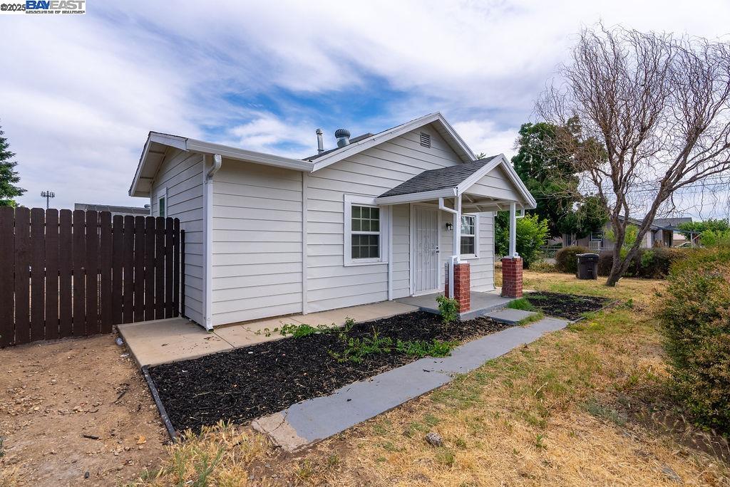 Detail Gallery Image 6 of 60 For 4733 E Washington St, Stockton,  CA 95215 - 5 Beds | 4 Baths