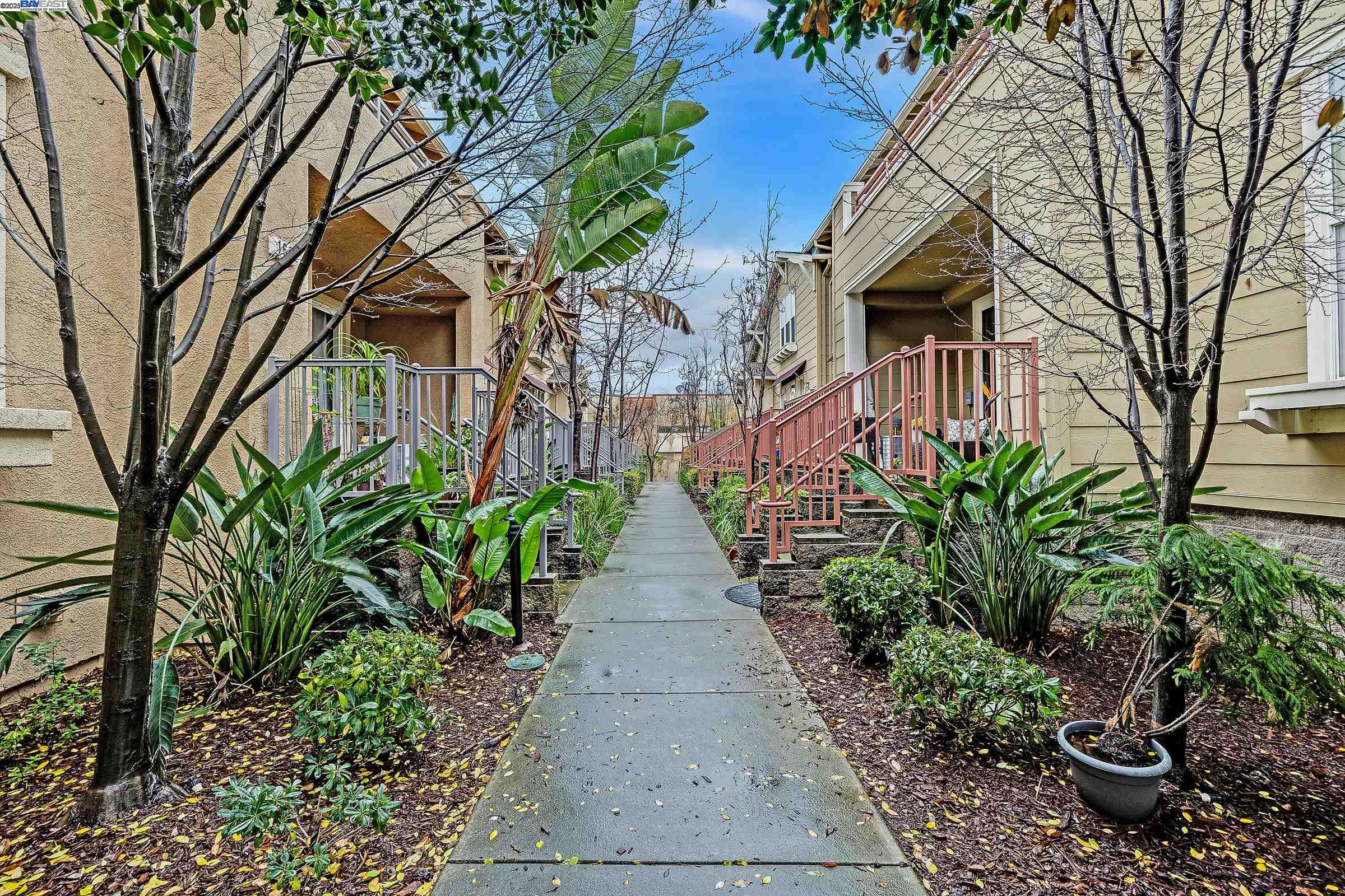 Detail Gallery Image 24 of 32 For 1594 Tucker St #56,  Oakland,  CA 94603 - 2 Beds | 2 Baths