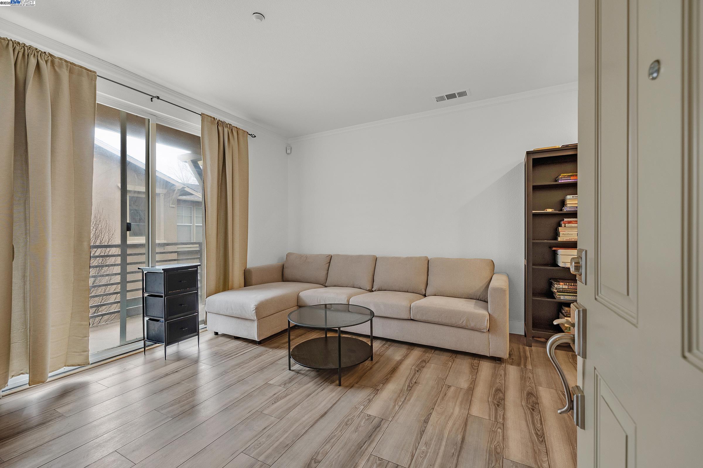 Photo #5: 41102603 Listing 