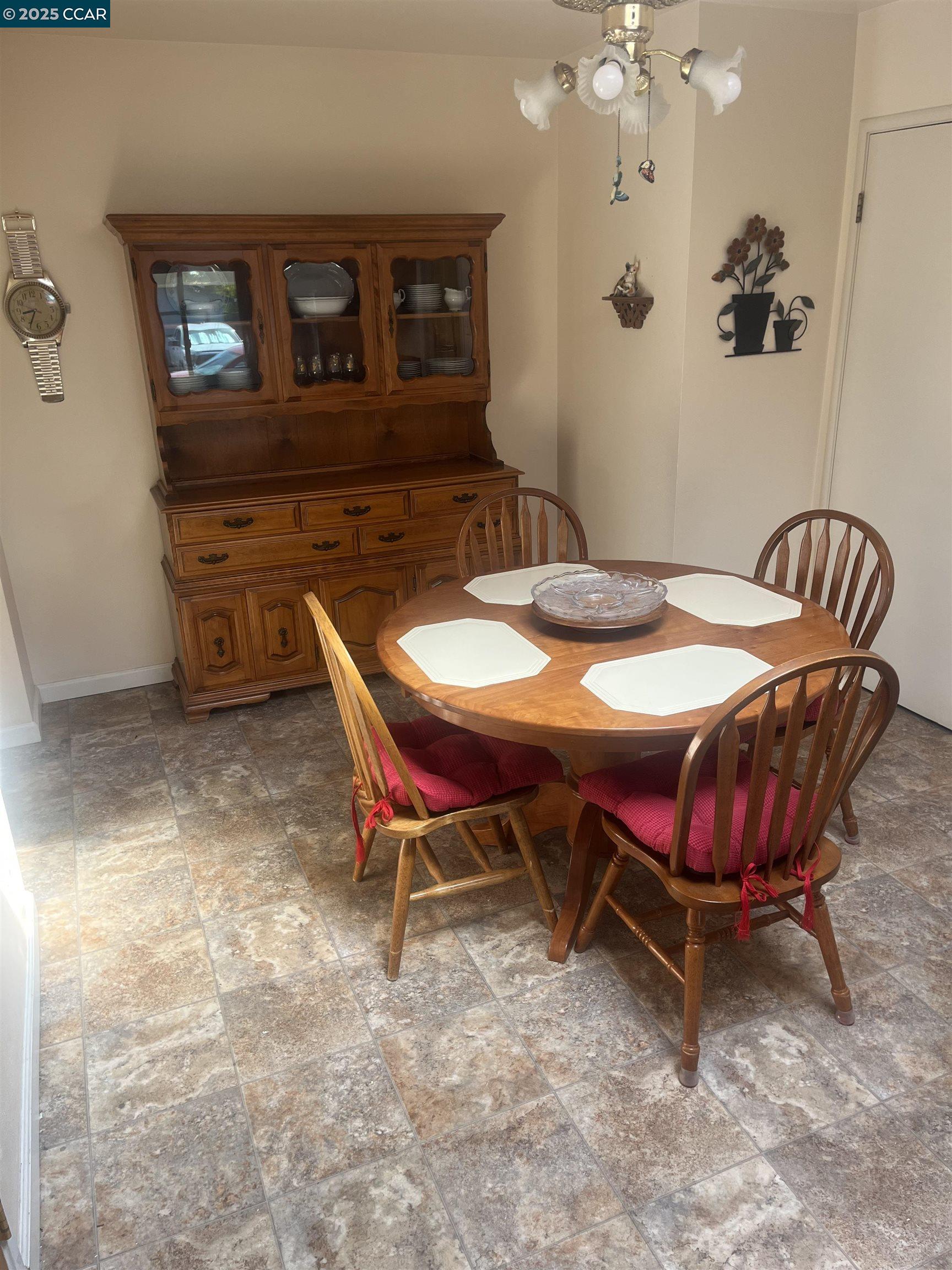 Detail Gallery Image 11 of 29 For 3455 Halifax Way, Concord,  CA 94520 - 3 Beds | 2/1 Baths