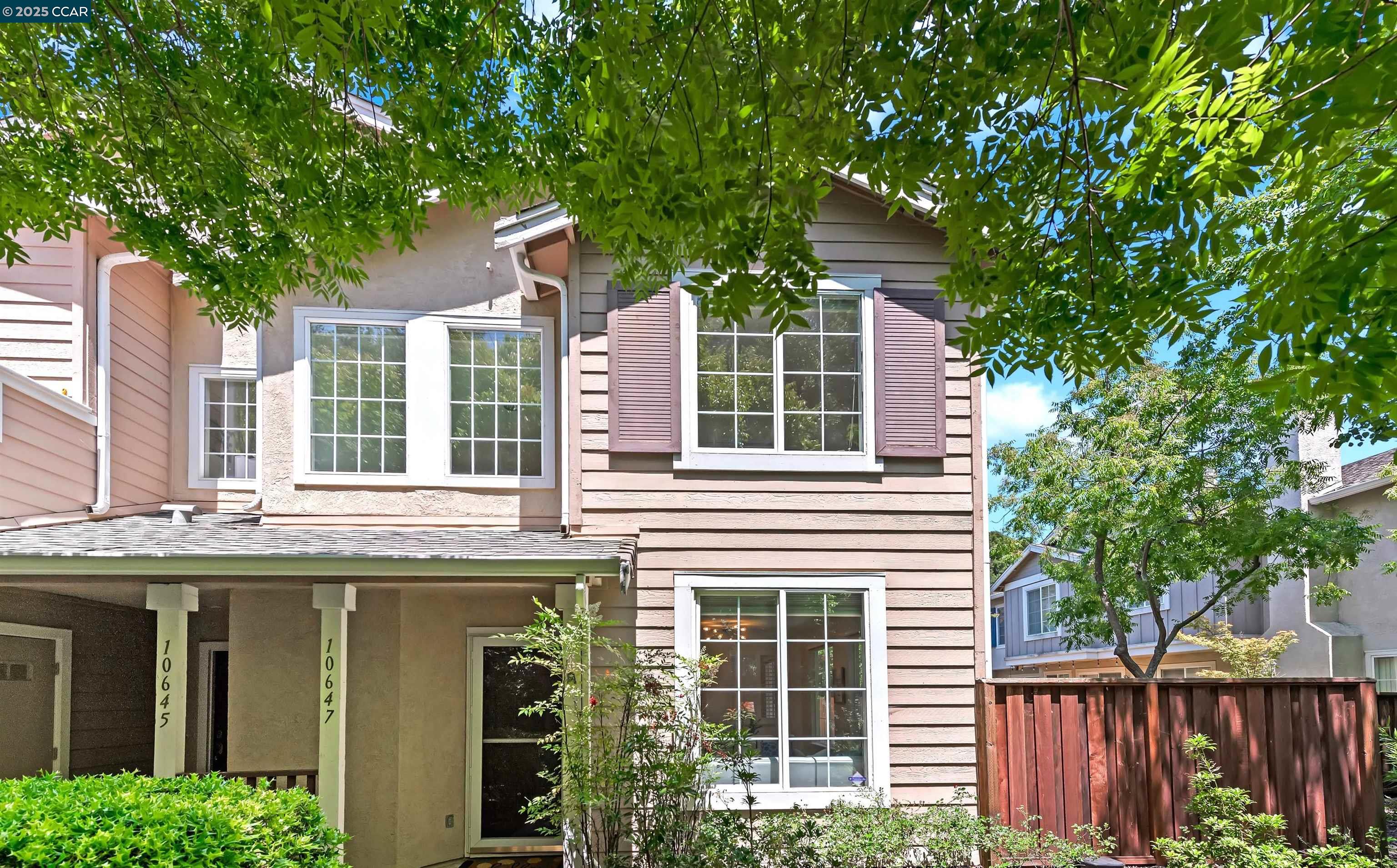 MLS: 41102608 Condo For Sale