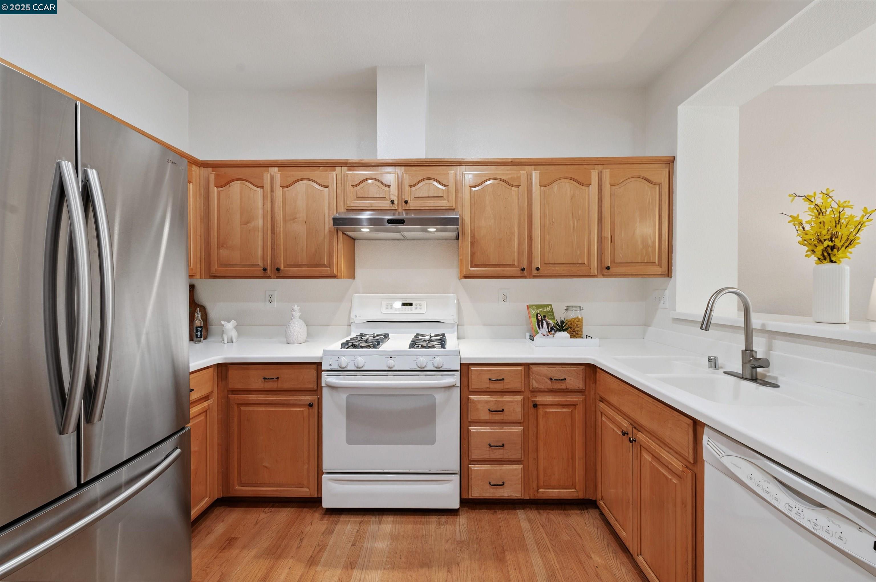 Detail Gallery Image 11 of 25 For 10647 Mcbride Ln, Dublin,  CA 94568 - 3 Beds | 2/1 Baths