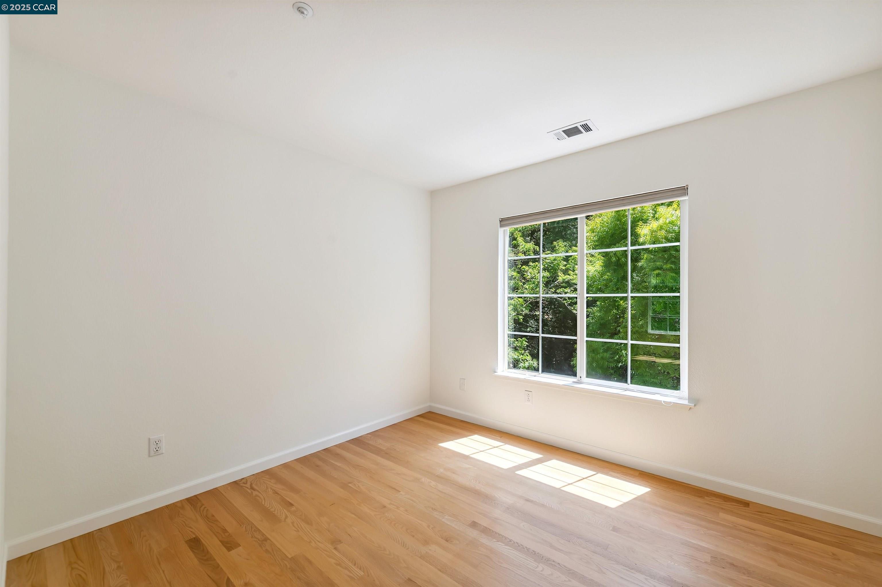 Detail Gallery Image 18 of 25 For 10647 Mcbride Ln, Dublin,  CA 94568 - 3 Beds | 2/1 Baths