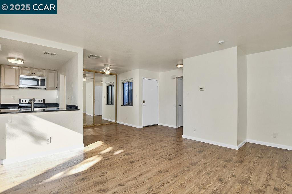 Photo #4: 41102610 Listing 
