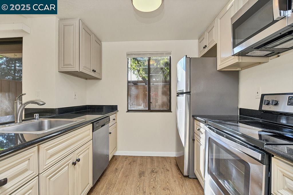 Photo #6: 41102610 Listing 