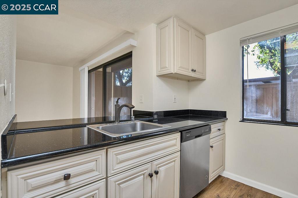 Photo #7: 41102610 Listing: Photo #7