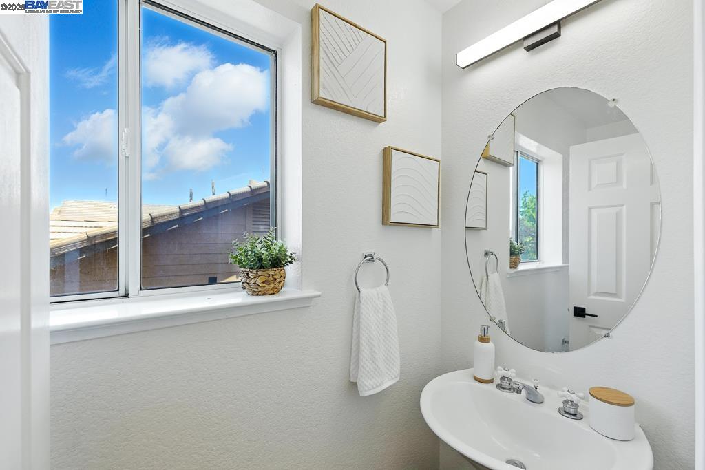 Detail Gallery Image 13 of 52 For 5113 Tumbleweed Ct, Antioch,  CA 94531 - 3 Beds | 2/1 Baths