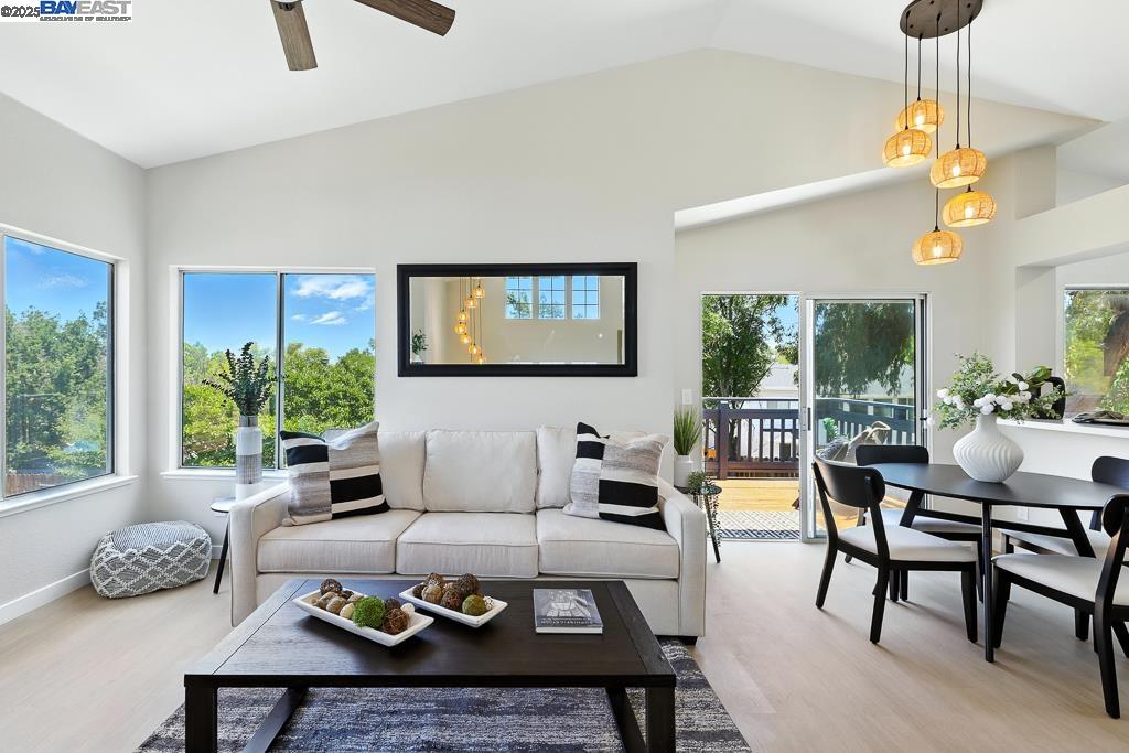 Detail Gallery Image 8 of 52 For 5113 Tumbleweed Ct, Antioch,  CA 94531 - 3 Beds | 2/1 Baths