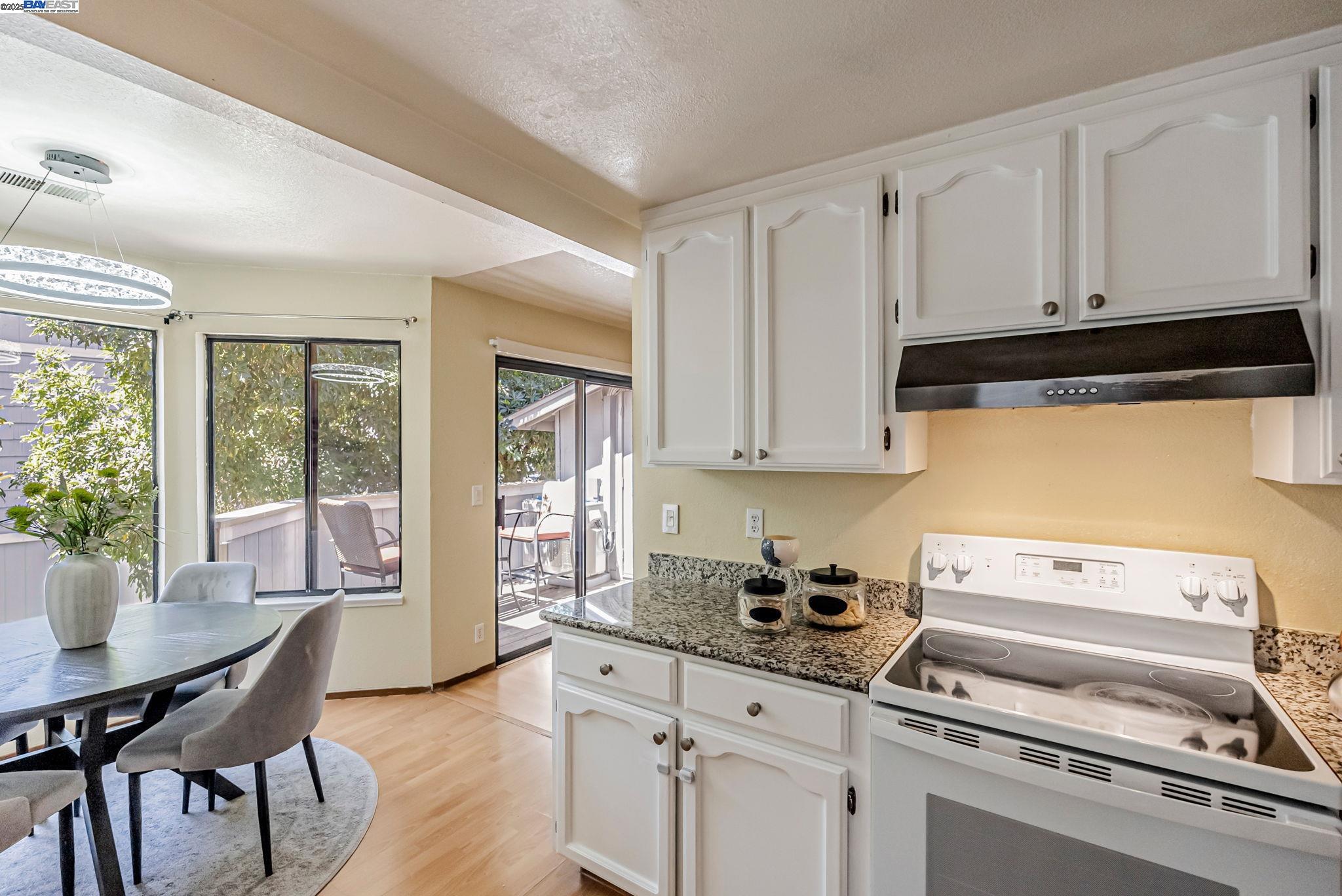 Photo #15: 41102614 Listing: Photo #15