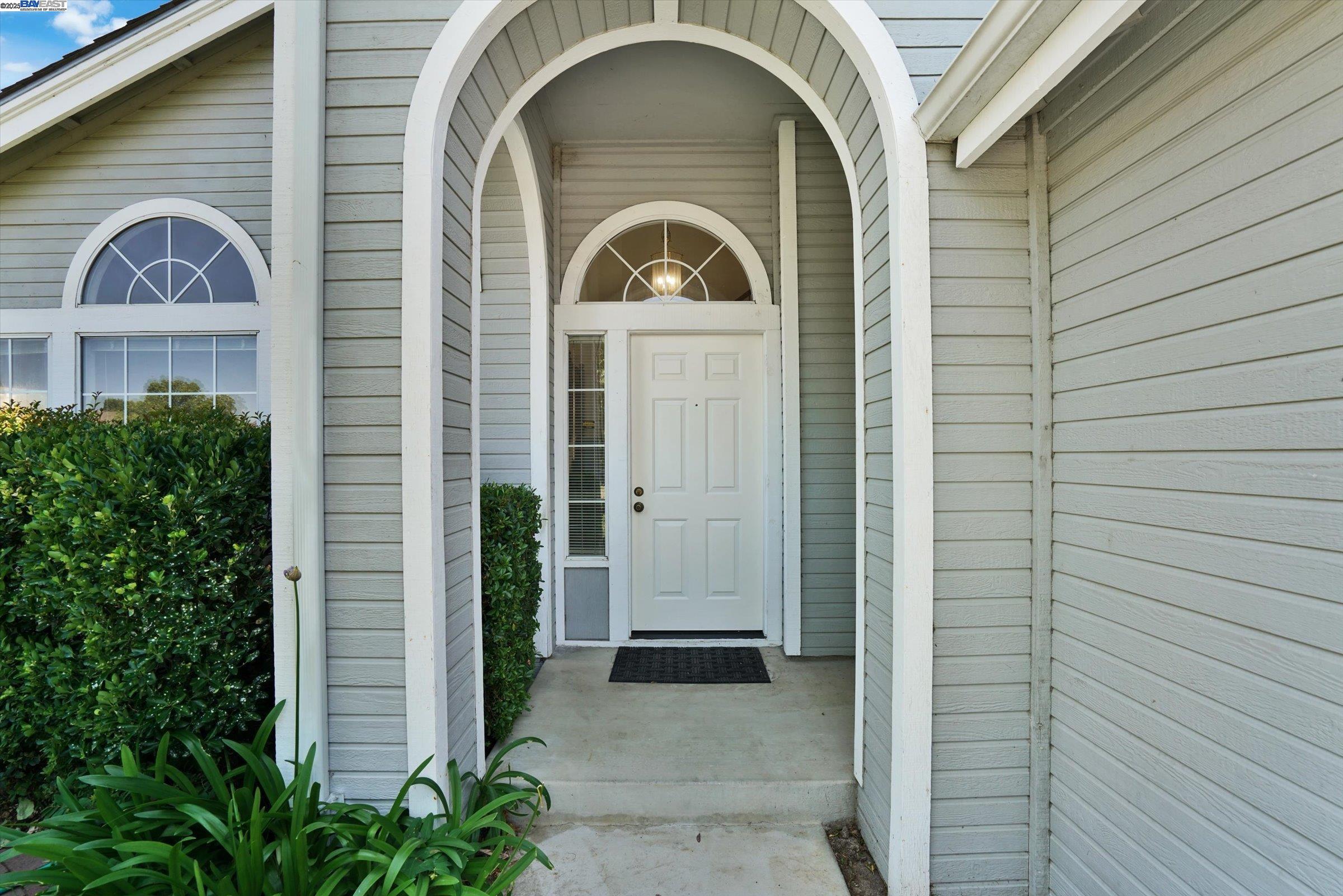 Detail Gallery Image 2 of 24 For 1400 Tennis Ln, Tracy,  CA 95376 - 3 Beds | 2/1 Baths
