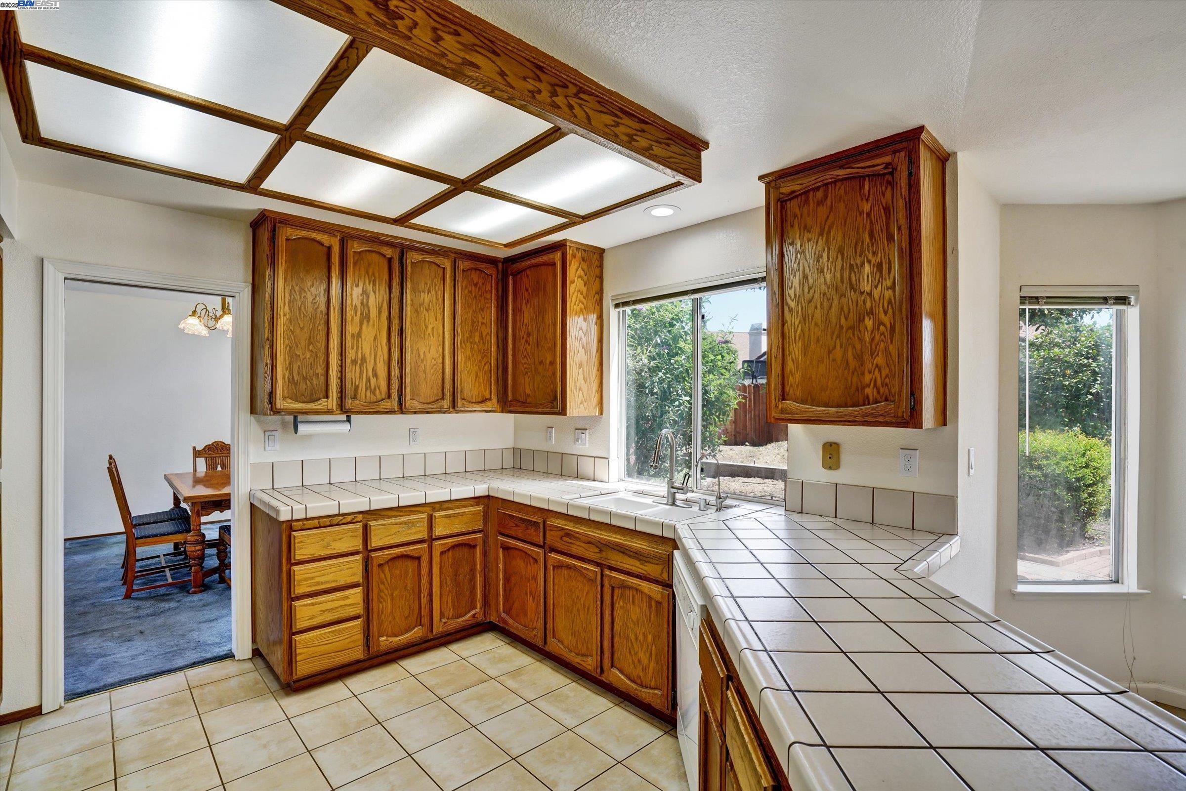 Detail Gallery Image 8 of 24 For 1400 Tennis Ln, Tracy,  CA 95376 - 3 Beds | 2/1 Baths