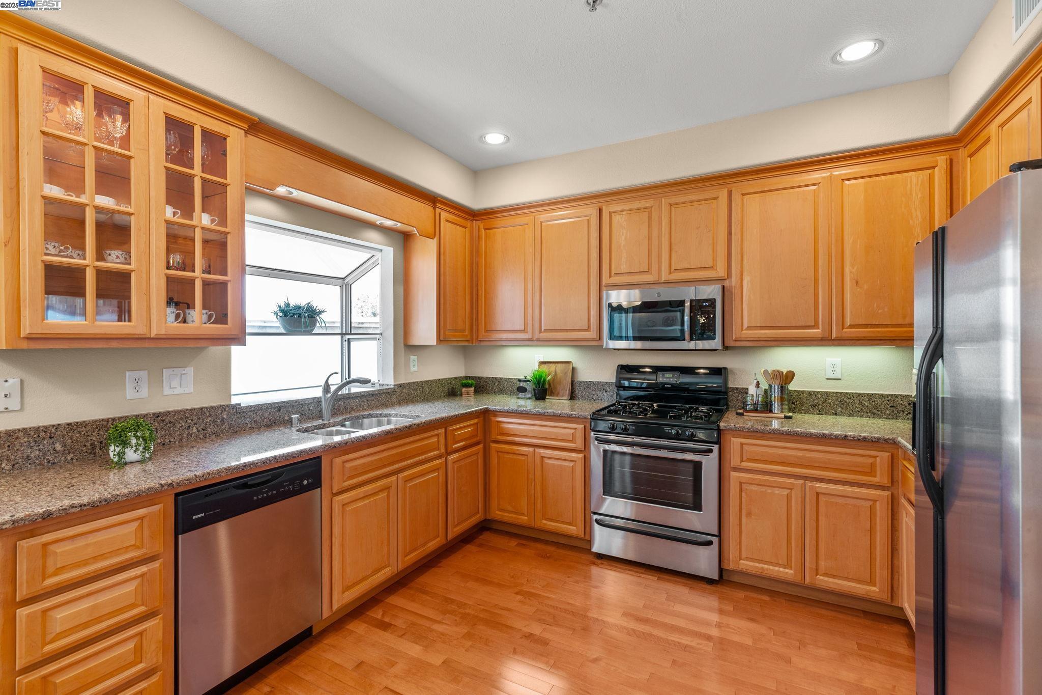 Detail Gallery Image 11 of 46 For 8503 Mahogany Pl, Newark,  CA 94560 - 4 Beds | 2/1 Baths