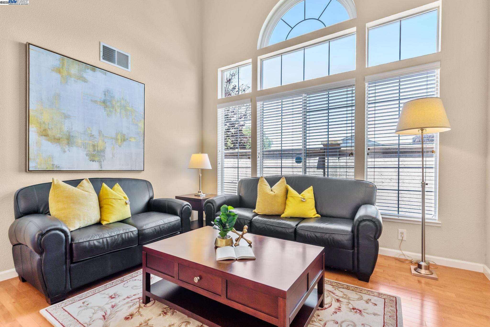 Detail Gallery Image 4 of 46 For 8503 Mahogany Pl, Newark,  CA 94560 - 4 Beds | 2/1 Baths