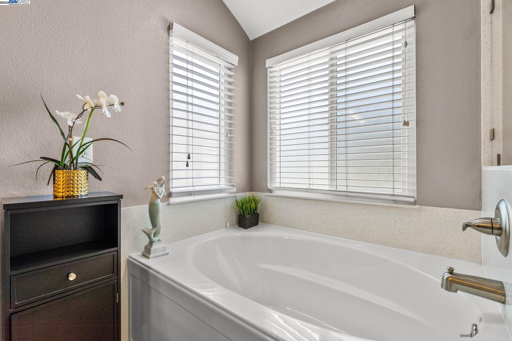 Detail Gallery Image 25 of 46 For 8503 Mahogany Pl, Newark,  CA 94560 - 4 Beds | 2/1 Baths