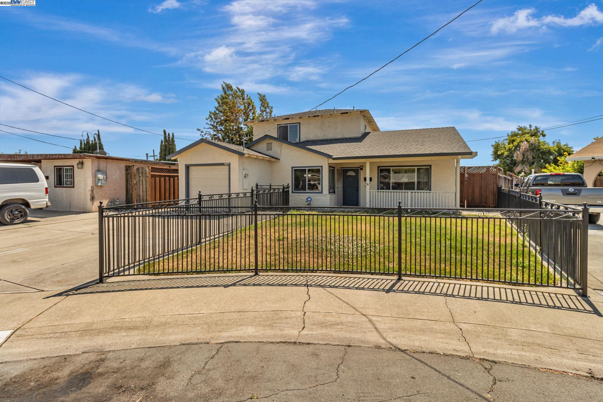 Detail Gallery Image 1 of 1 For 10297 Chrisland Ct, San Jose,  CA 95127 - 5 Beds | 2 Baths