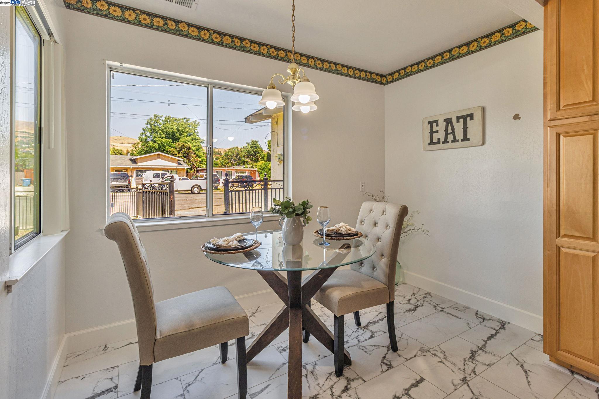Detail Gallery Image 13 of 33 For 10297 Chrisland Ct, San Jose,  CA 95127 - 5 Beds | 2 Baths