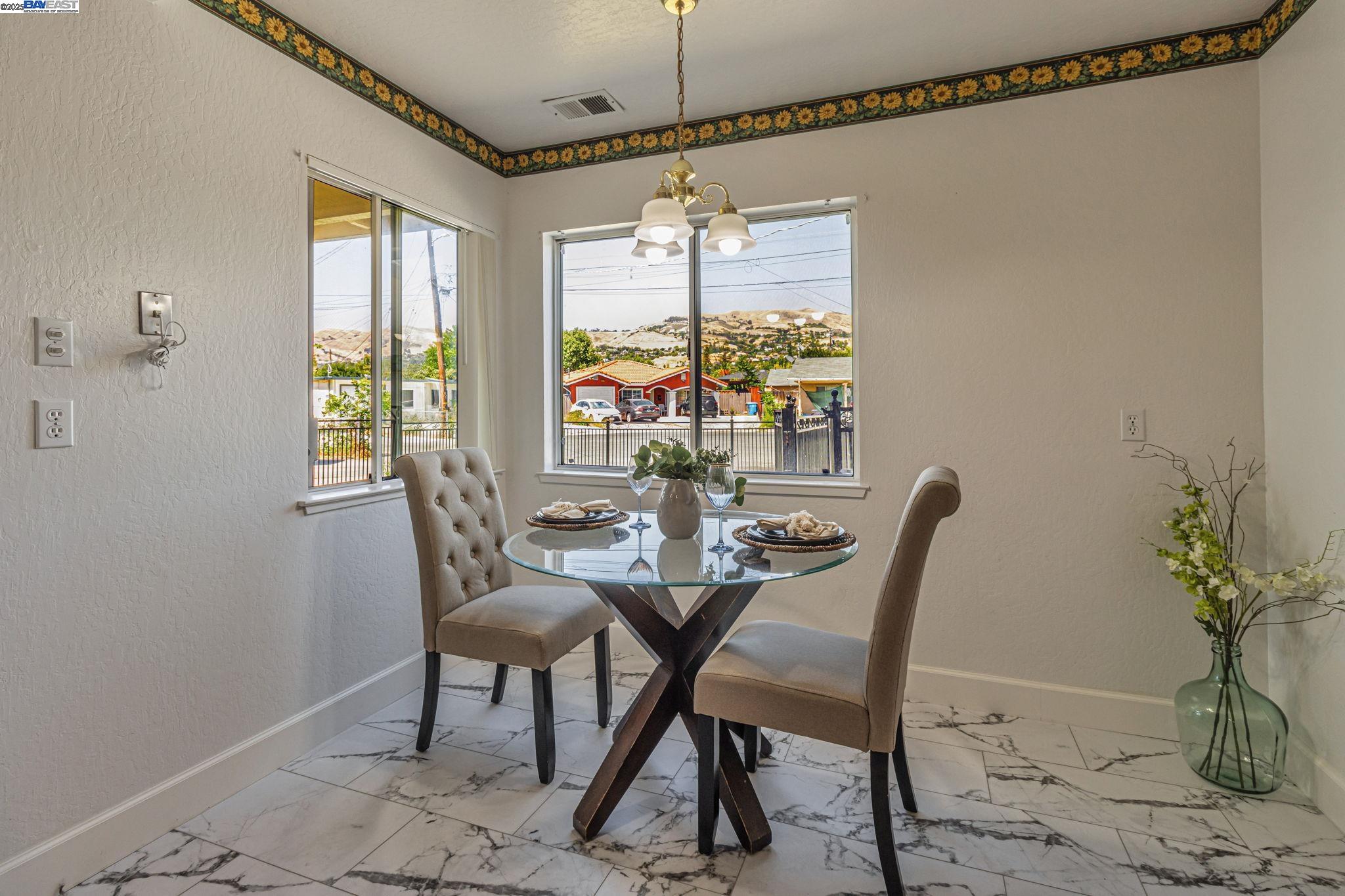 Detail Gallery Image 14 of 33 For 10297 Chrisland Ct, San Jose,  CA 95127 - 5 Beds | 2 Baths