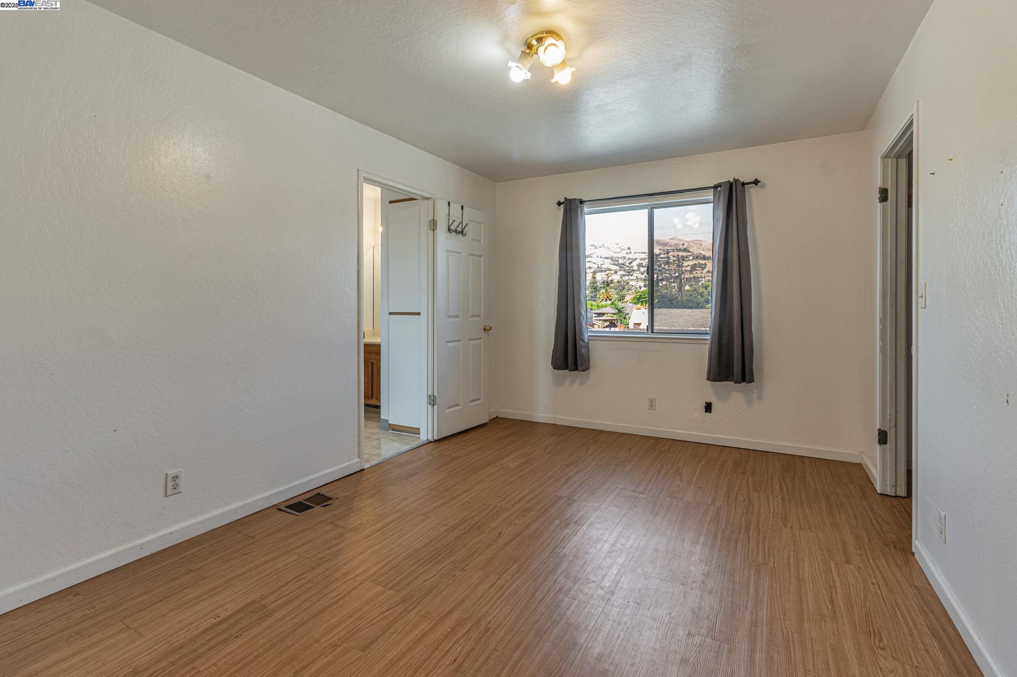 Detail Gallery Image 19 of 33 For 10297 Chrisland Ct, San Jose,  CA 95127 - 5 Beds | 2 Baths