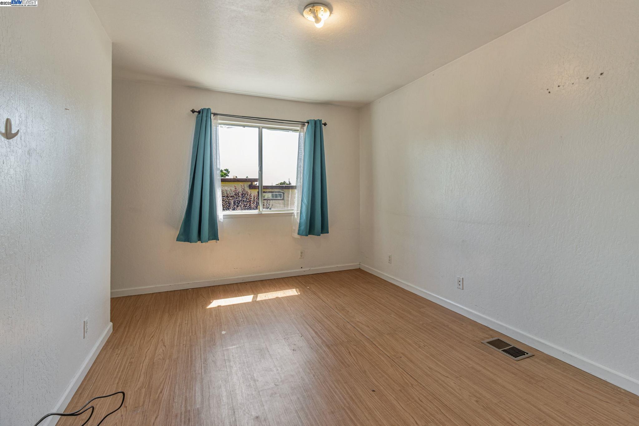 Detail Gallery Image 21 of 33 For 10297 Chrisland Ct, San Jose,  CA 95127 - 5 Beds | 2 Baths