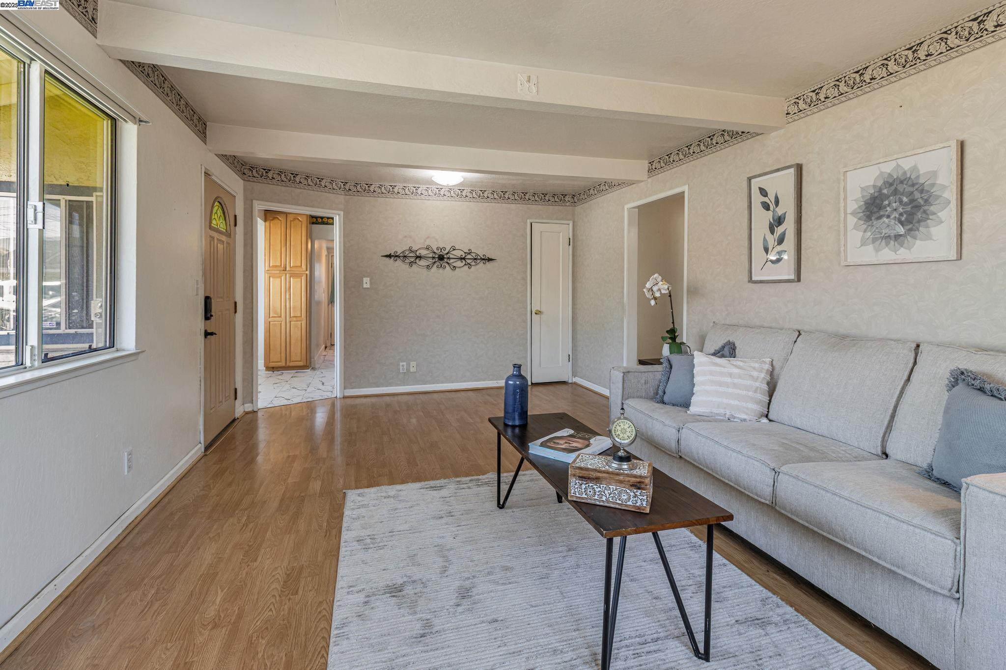 Detail Gallery Image 5 of 33 For 10297 Chrisland Ct, San Jose,  CA 95127 - 5 Beds | 2 Baths