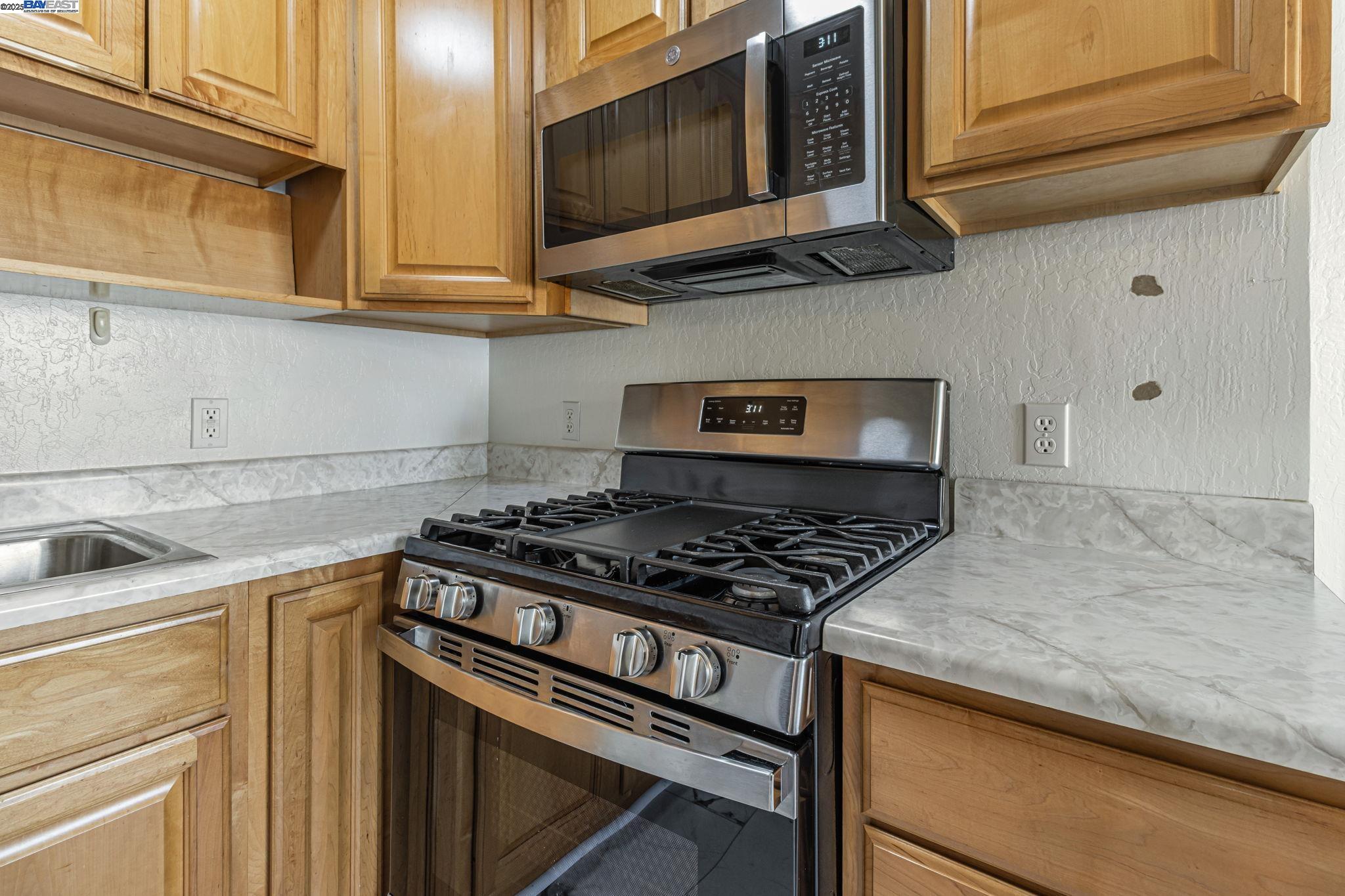 Detail Gallery Image 10 of 33 For 10297 Chrisland Ct, San Jose,  CA 95127 - 5 Beds | 2 Baths