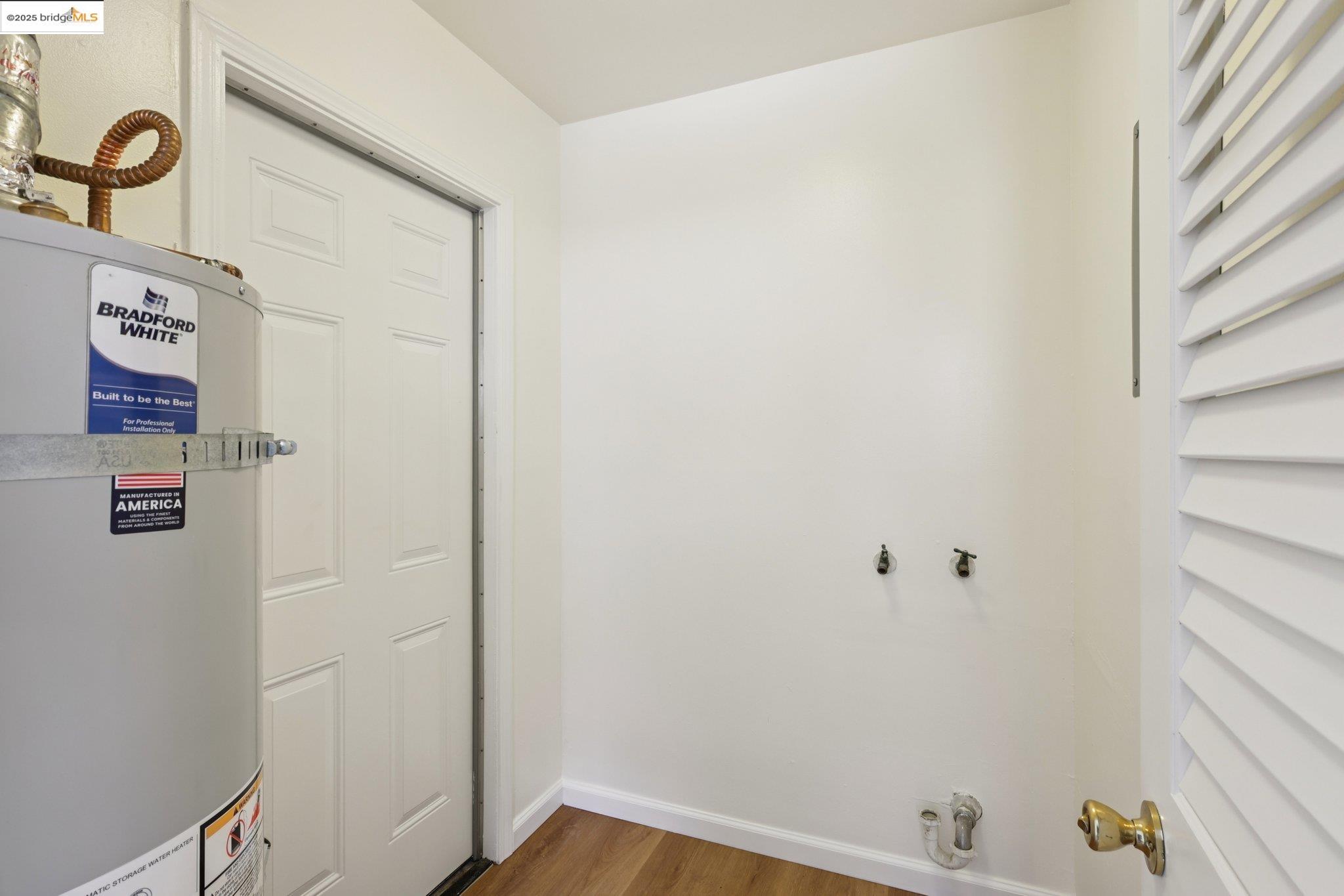 Detail Gallery Image 15 of 27 For 3218 Hyde St, Oakland,  CA 94601 - 4 Beds | 4 Baths