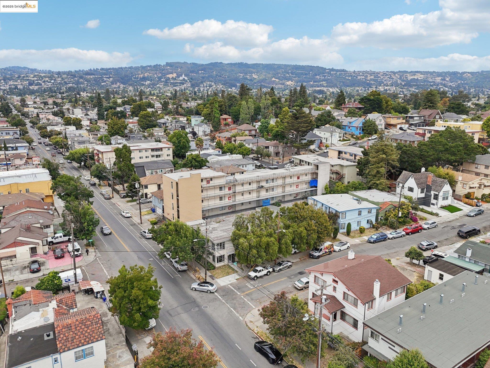 Detail Gallery Image 20 of 27 For 3218 Hyde St, Oakland,  CA 94601 - 4 Beds | 4 Baths