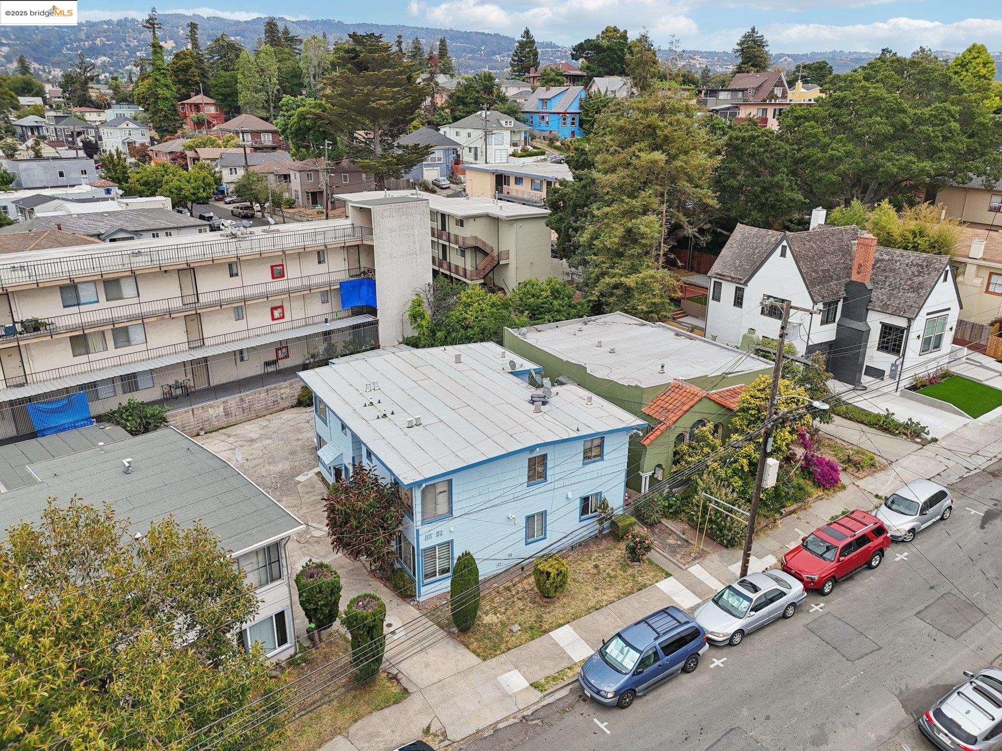 Detail Gallery Image 21 of 27 For 3218 Hyde St, Oakland,  CA 94601 - 4 Beds | 4 Baths