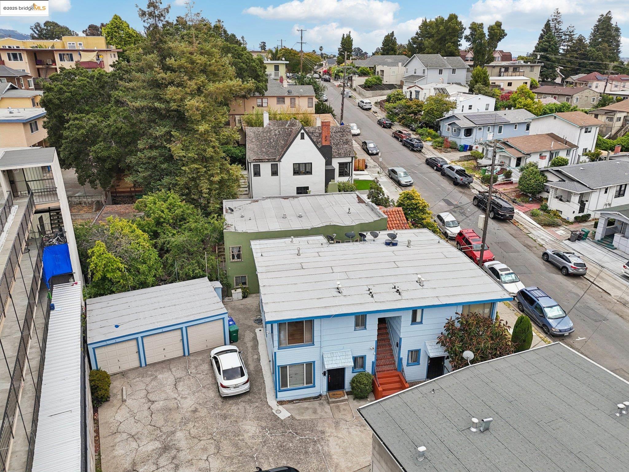 Detail Gallery Image 22 of 27 For 3218 Hyde St, Oakland,  CA 94601 - 4 Beds | 4 Baths