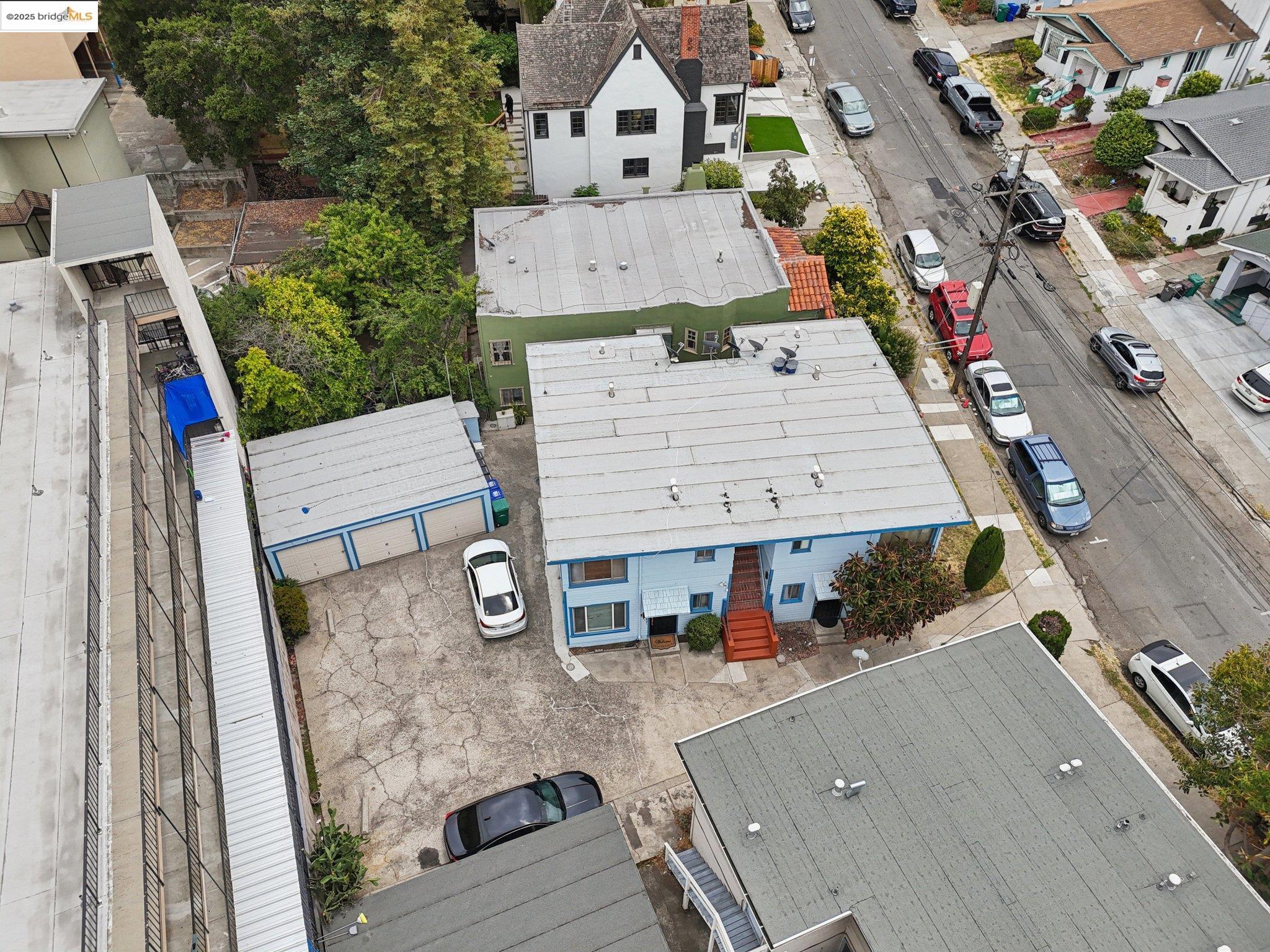 Detail Gallery Image 23 of 27 For 3218 Hyde St, Oakland,  CA 94601 - 4 Beds | 4 Baths