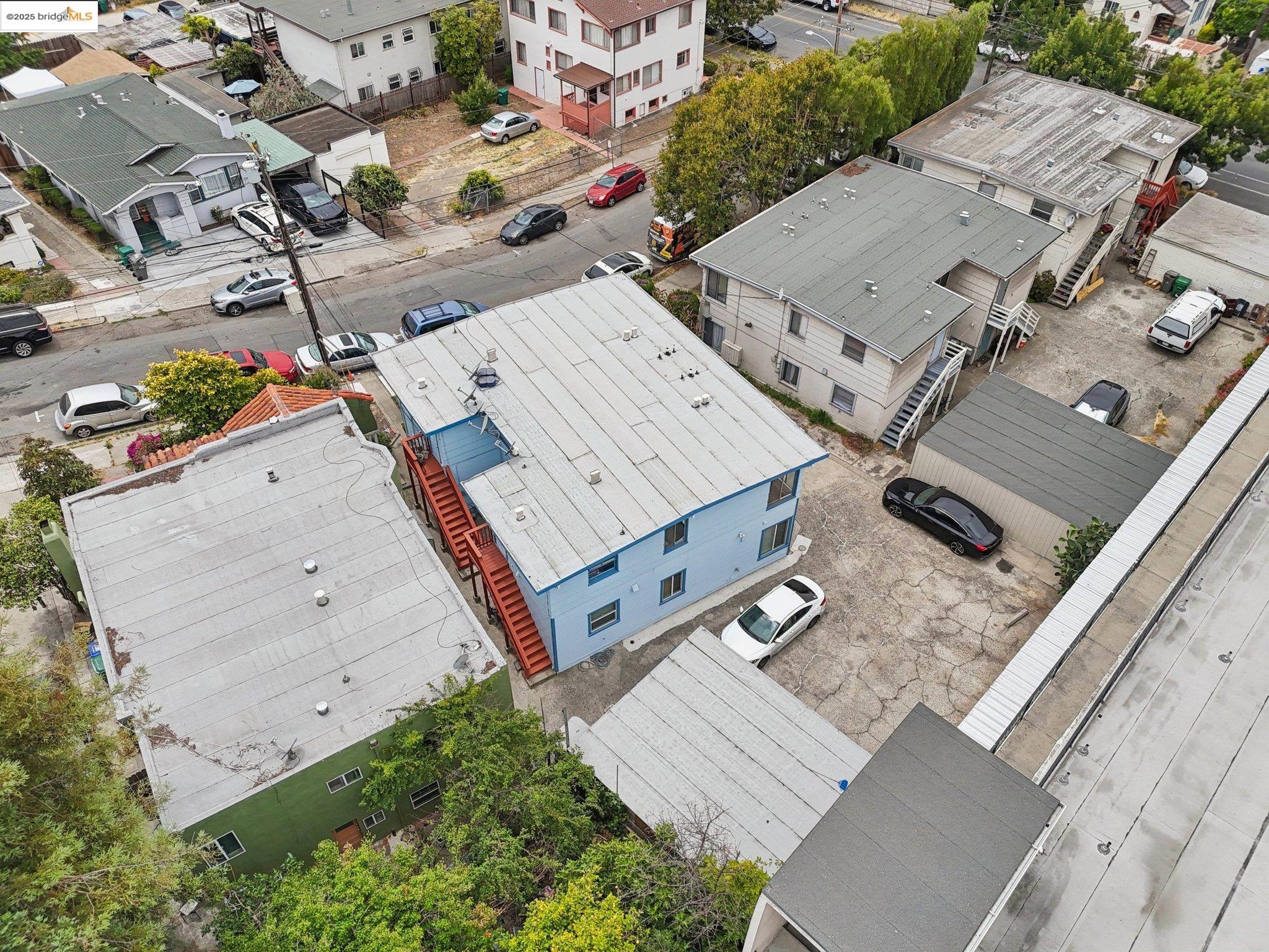 Detail Gallery Image 24 of 27 For 3218 Hyde St, Oakland,  CA 94601 - 4 Beds | 4 Baths