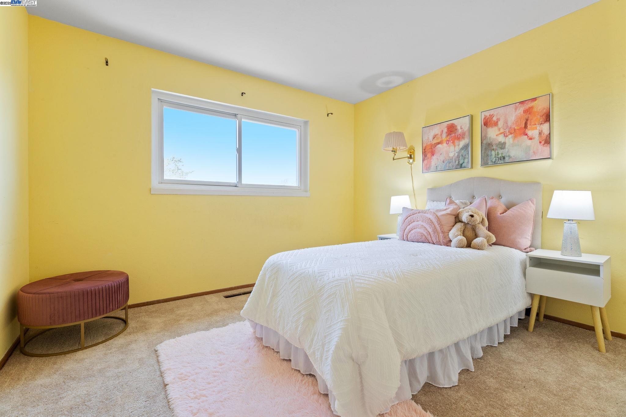 Detail Gallery Image 17 of 31 For 24836 Canyon View Ct, Hayward,  CA 94541 - 3 Beds | 2 Baths