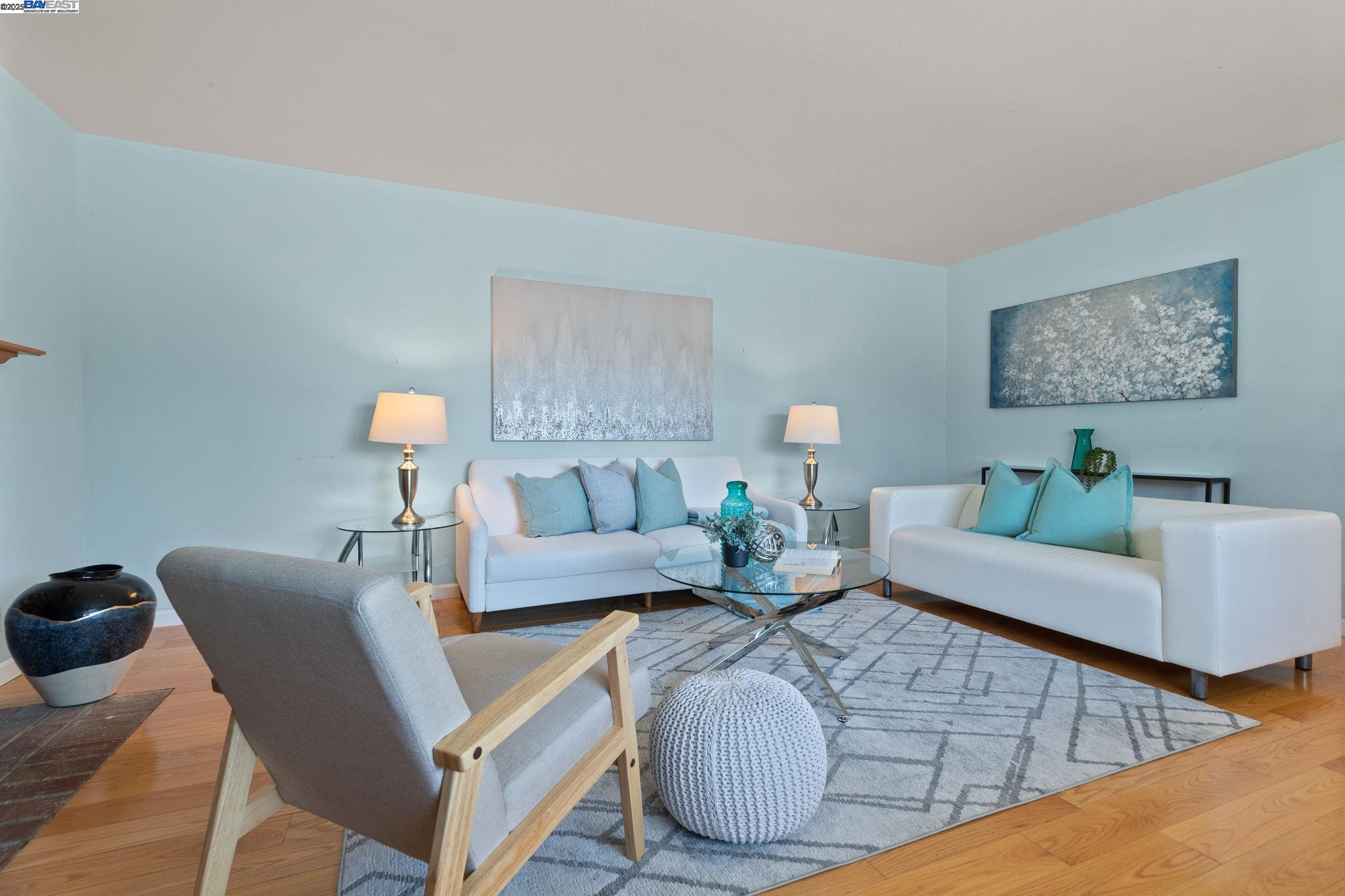 Detail Gallery Image 3 of 31 For 24836 Canyon View Ct, Hayward,  CA 94541 - 3 Beds | 2 Baths