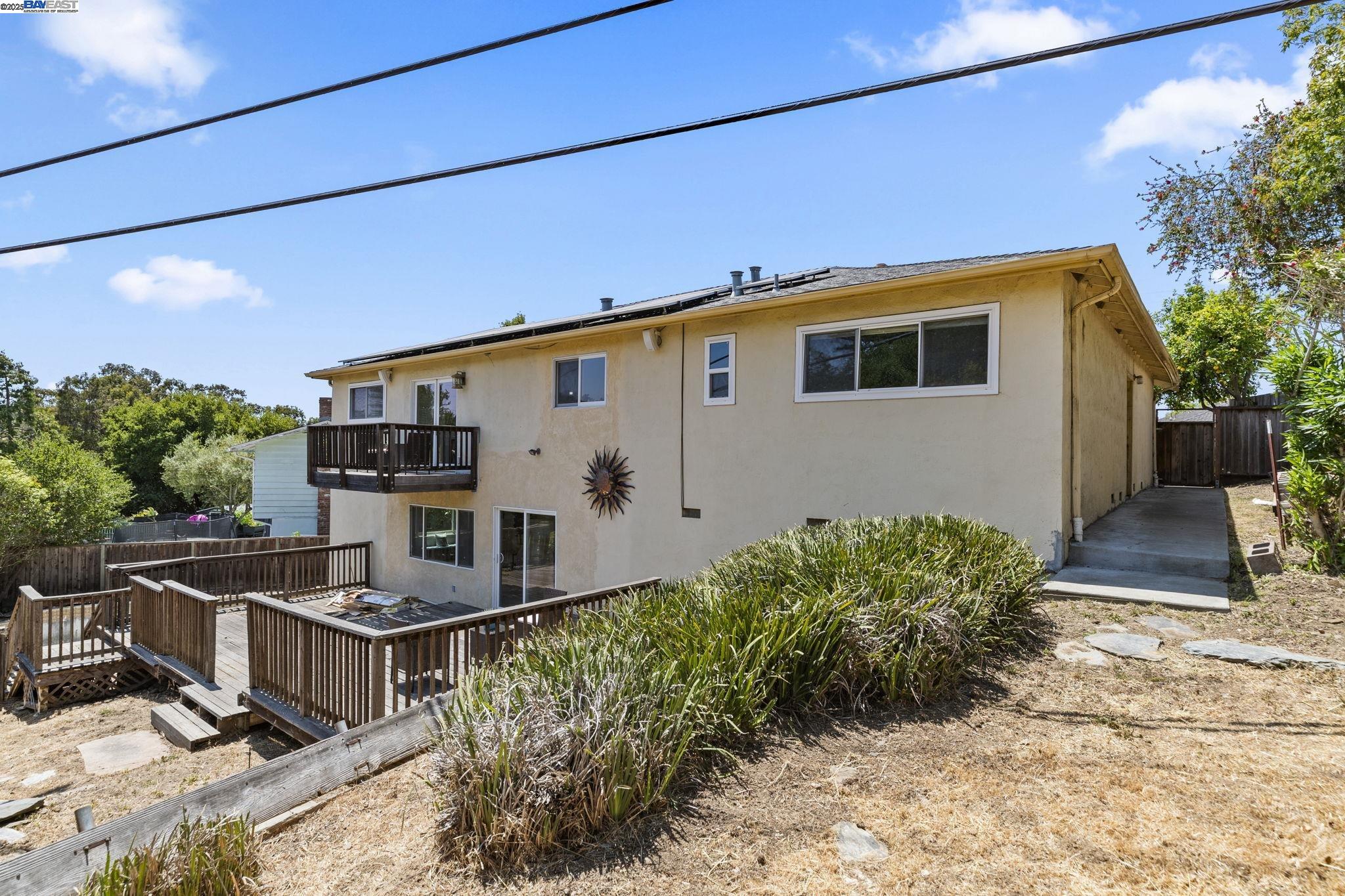 Detail Gallery Image 25 of 31 For 24836 Canyon View Ct, Hayward,  CA 94541 - 3 Beds | 2 Baths