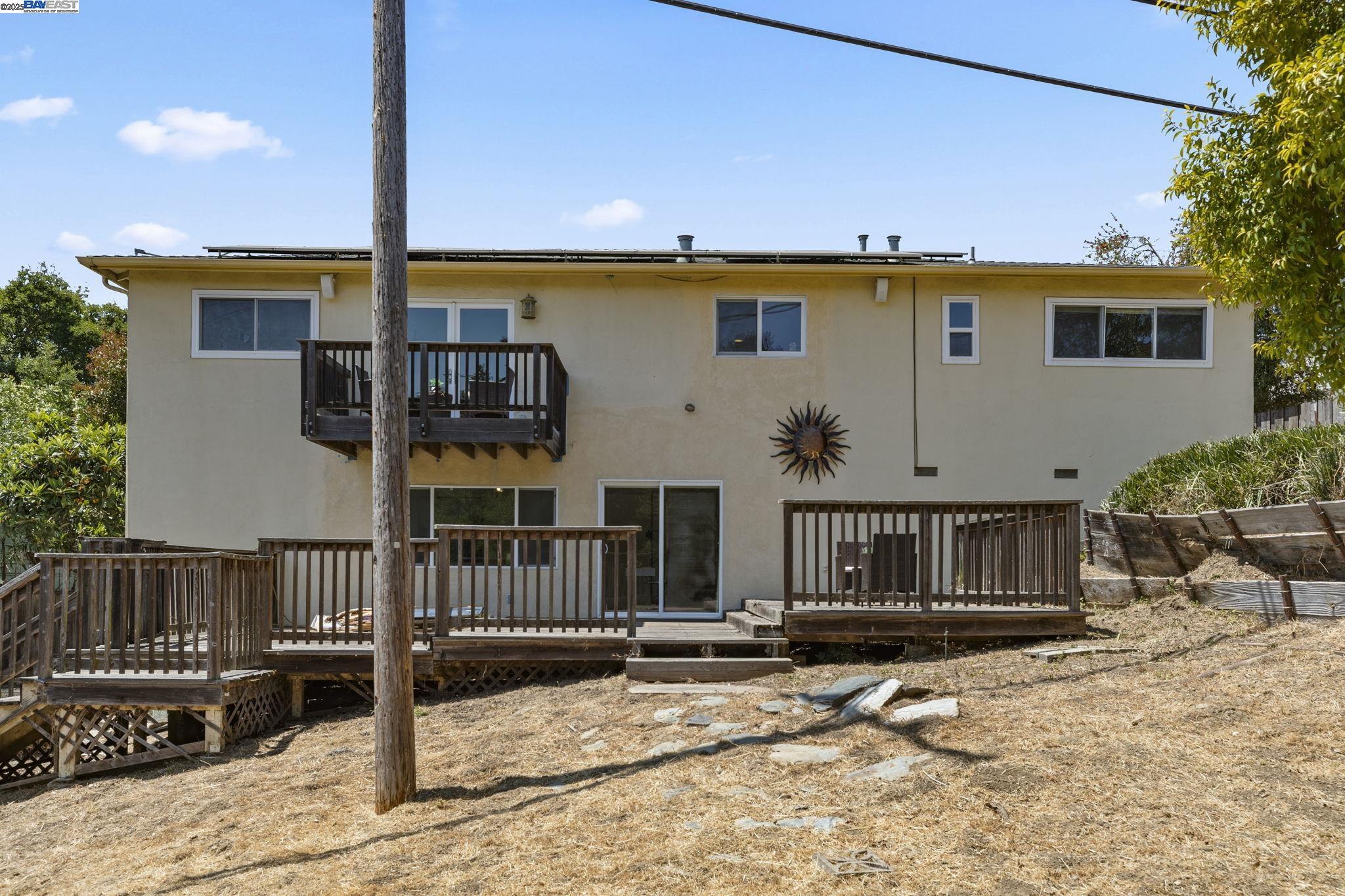 Detail Gallery Image 26 of 31 For 24836 Canyon View Ct, Hayward,  CA 94541 - 3 Beds | 2 Baths