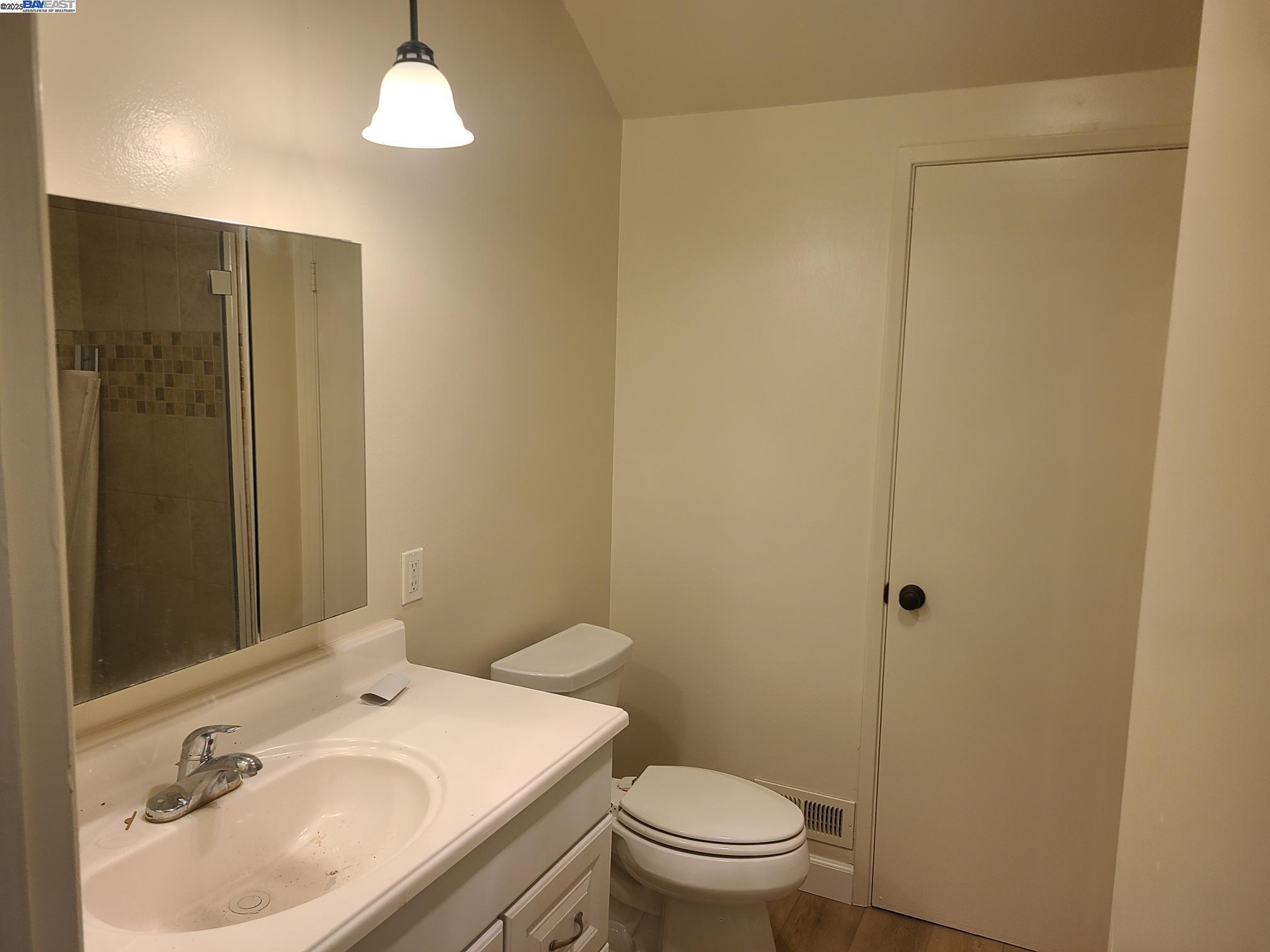 1829 Rosetree Ct, Pleasanton, California 94566, 4 Bedrooms Bedrooms, 8 Rooms Rooms,2 BathroomsBathrooms,Residential Lease,For Rent,1829 Rosetree Ct,41102634