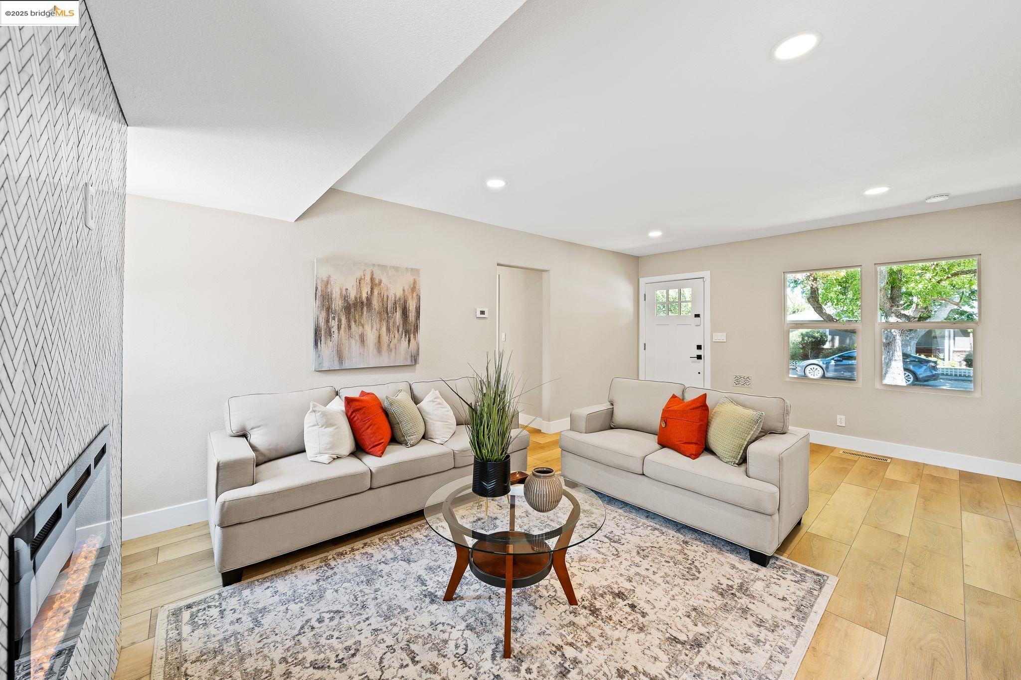 Detail Gallery Image 11 of 51 For 116 Oak Pl, Pittsburg,  CA 94565 - 3 Beds | 1 Baths