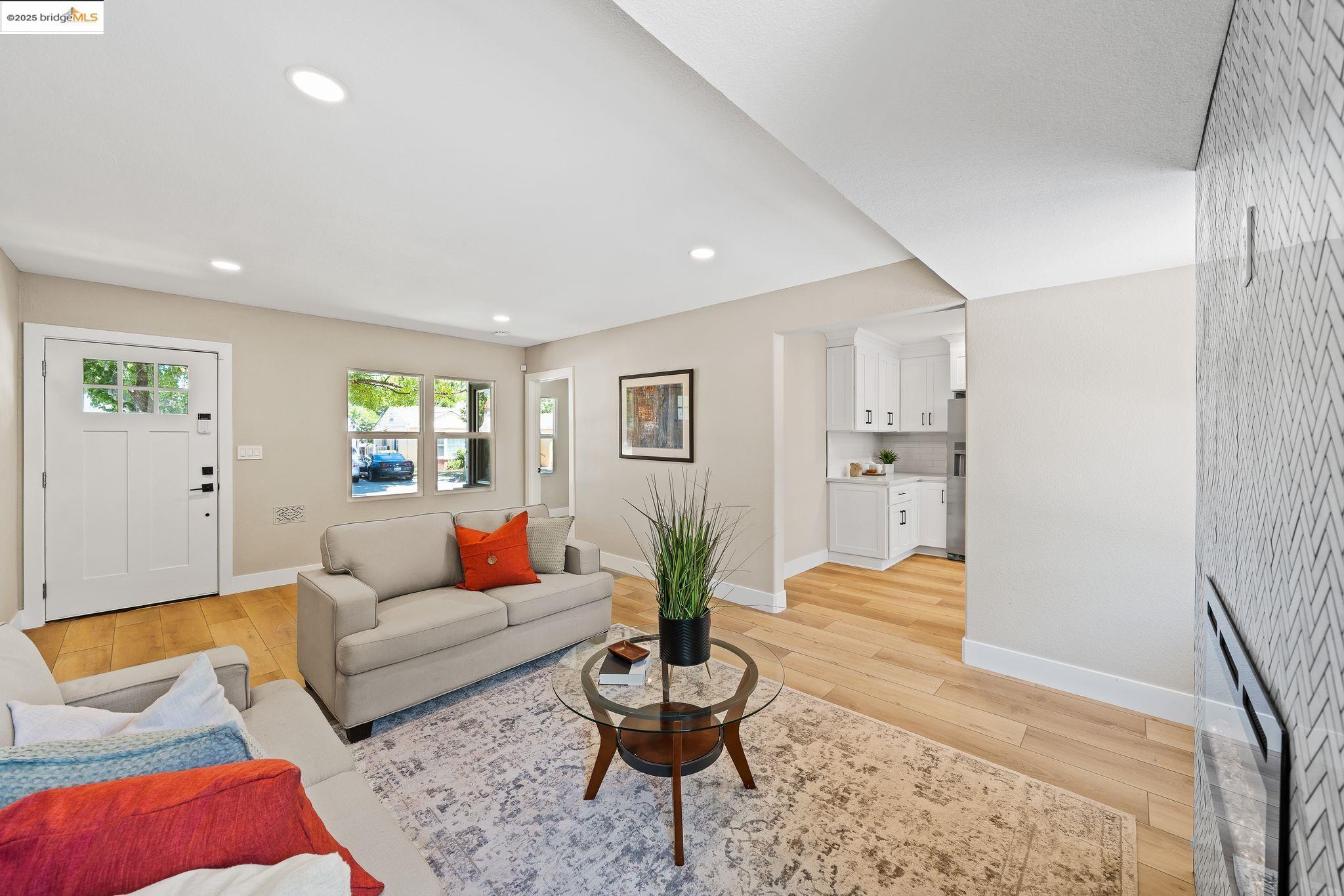 Detail Gallery Image 12 of 51 For 116 Oak Pl, Pittsburg,  CA 94565 - 3 Beds | 1 Baths