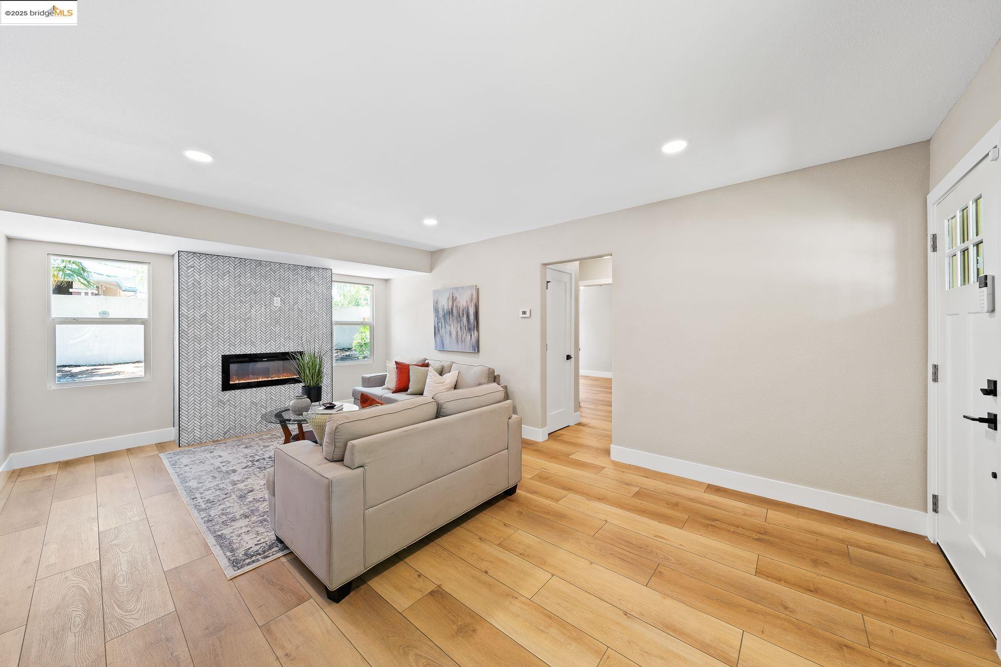 Detail Gallery Image 13 of 51 For 116 Oak Pl, Pittsburg,  CA 94565 - 3 Beds | 1 Baths