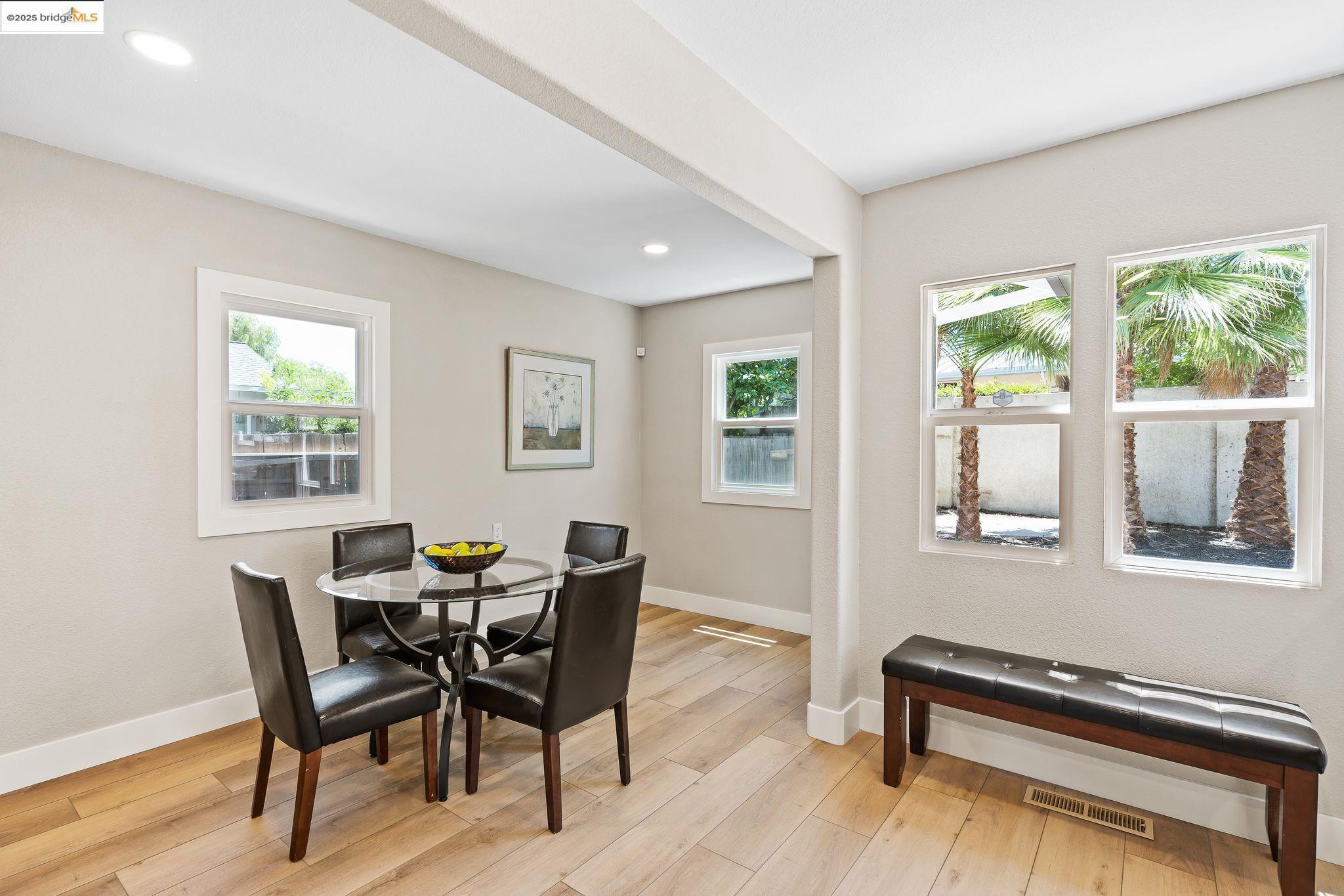 Detail Gallery Image 21 of 51 For 116 Oak Pl, Pittsburg,  CA 94565 - 3 Beds | 1 Baths
