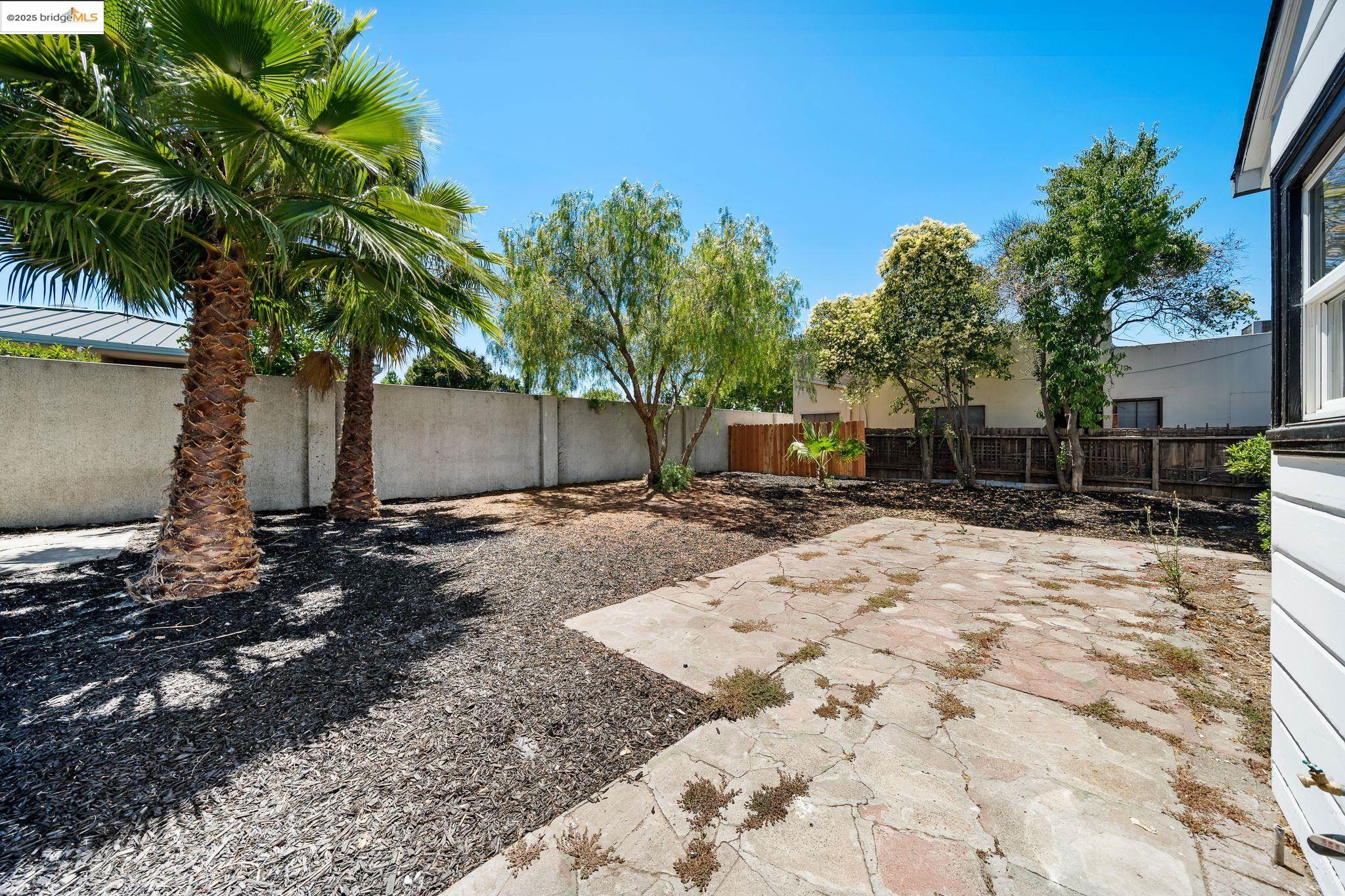 Detail Gallery Image 33 of 51 For 116 Oak Pl, Pittsburg,  CA 94565 - 3 Beds | 1 Baths