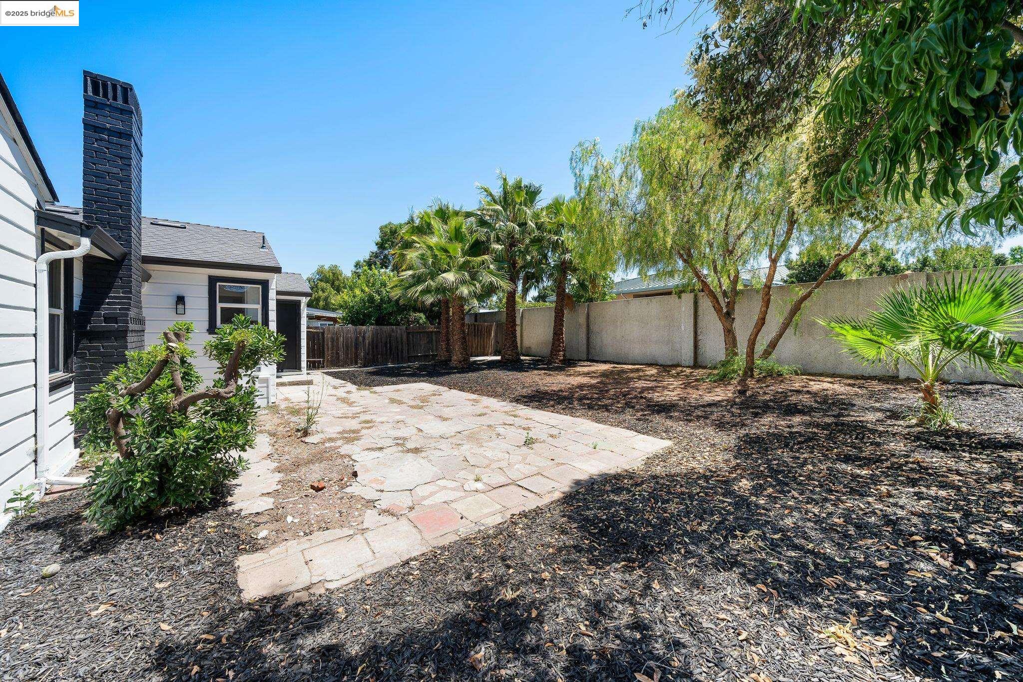 Detail Gallery Image 34 of 51 For 116 Oak Pl, Pittsburg,  CA 94565 - 3 Beds | 1 Baths