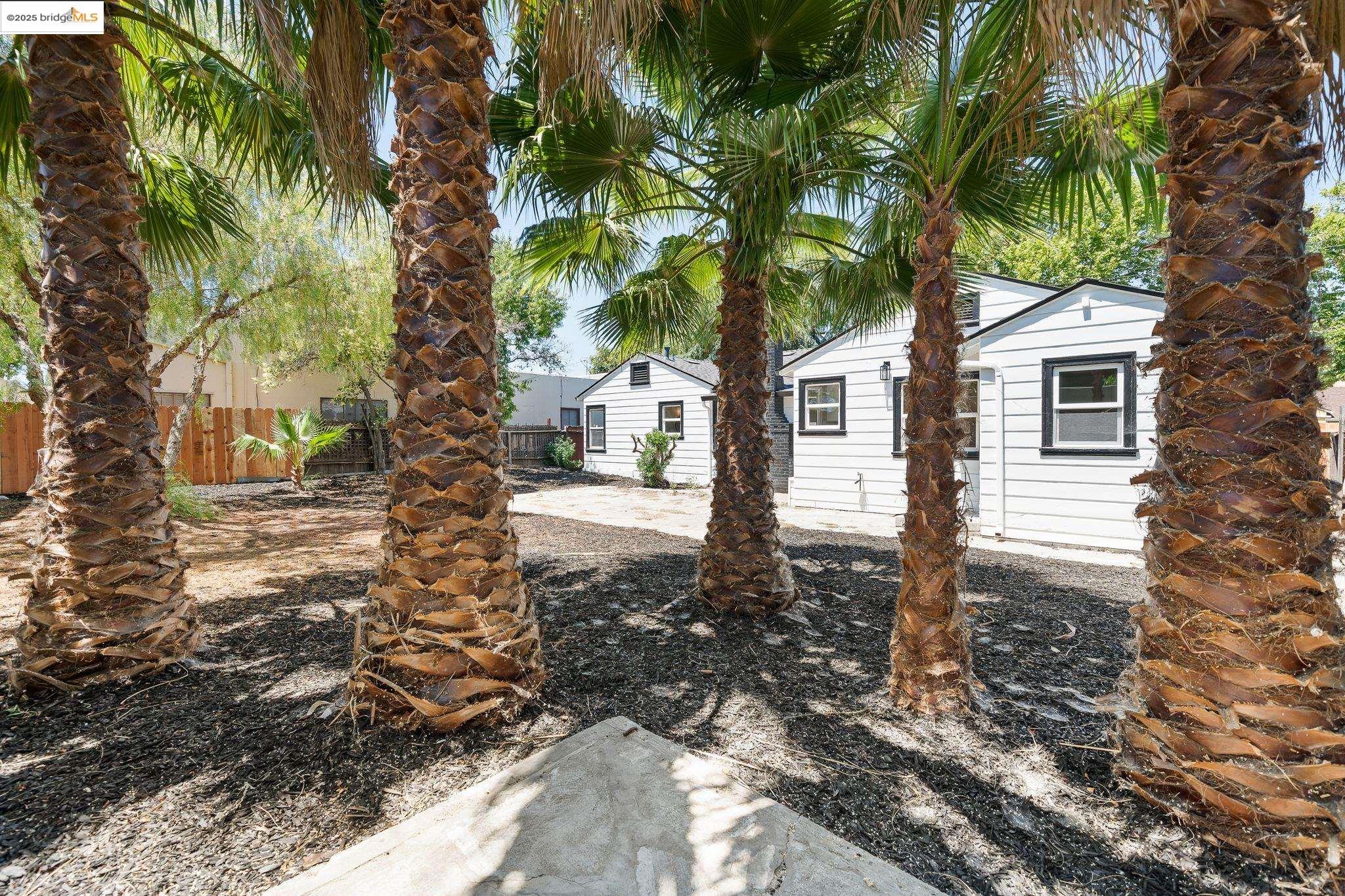 Detail Gallery Image 38 of 51 For 116 Oak Pl, Pittsburg,  CA 94565 - 3 Beds | 1 Baths