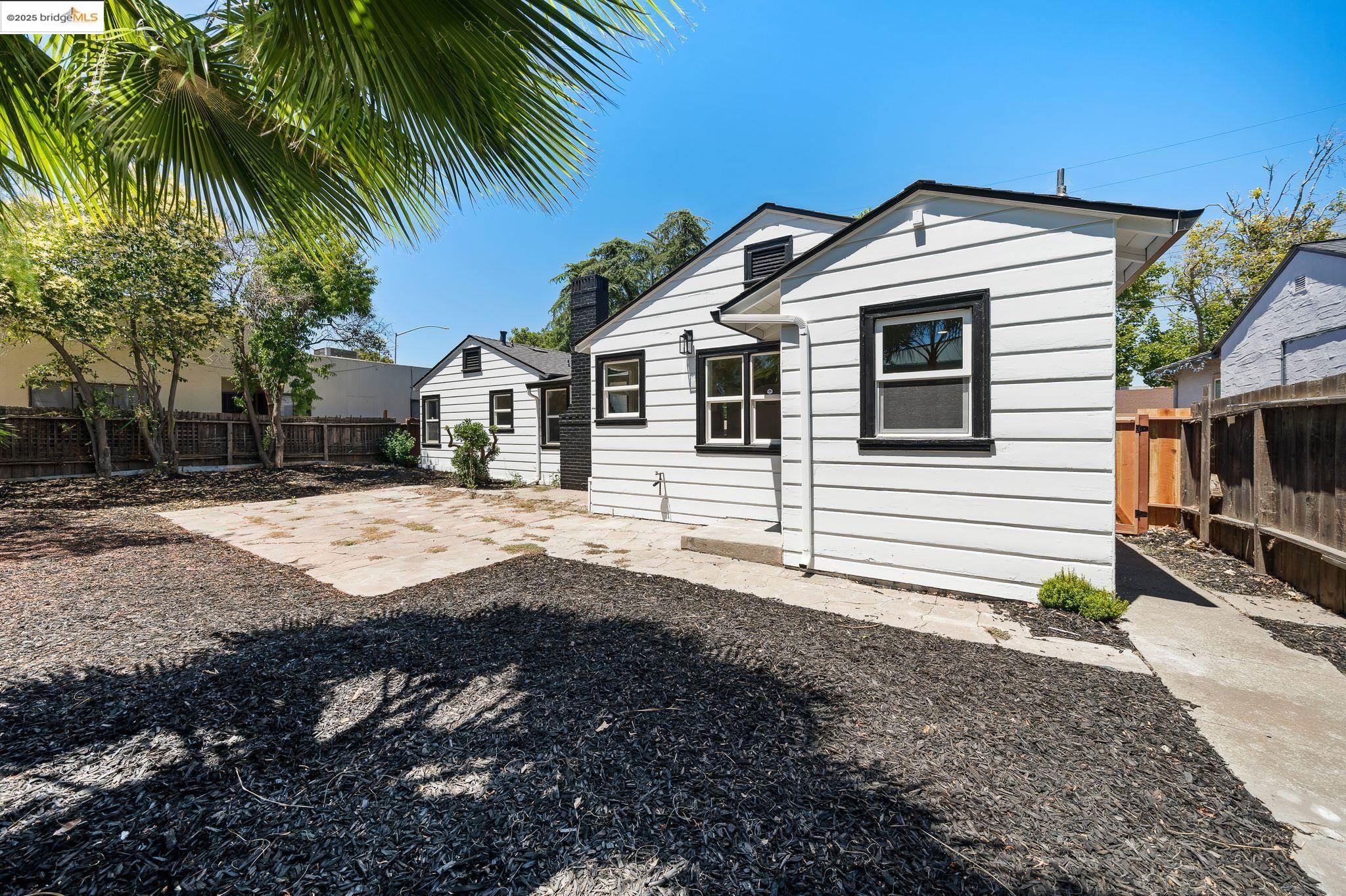 Detail Gallery Image 39 of 51 For 116 Oak Pl, Pittsburg,  CA 94565 - 3 Beds | 1 Baths