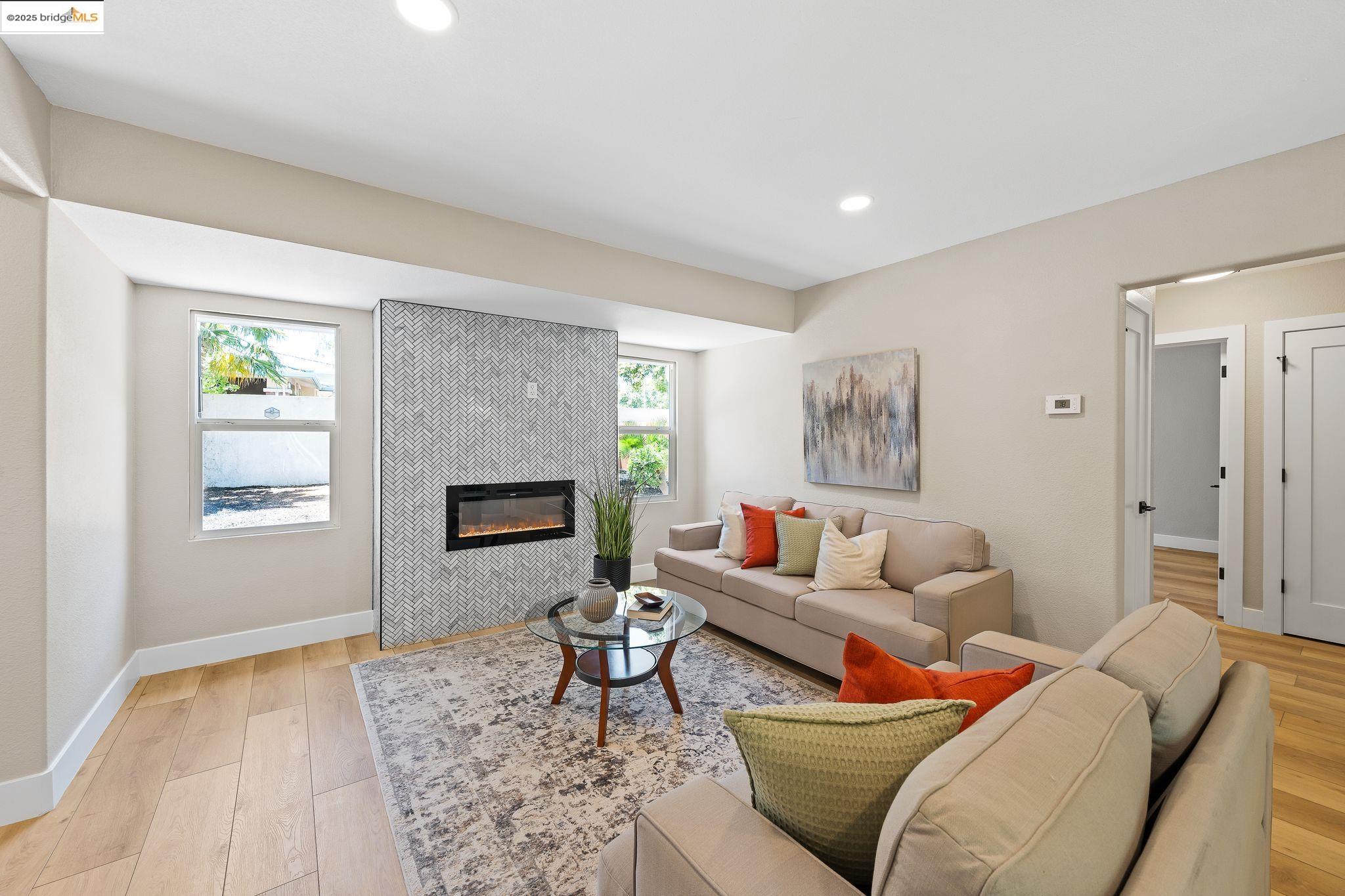 Detail Gallery Image 8 of 51 For 116 Oak Pl, Pittsburg,  CA 94565 - 3 Beds | 1 Baths