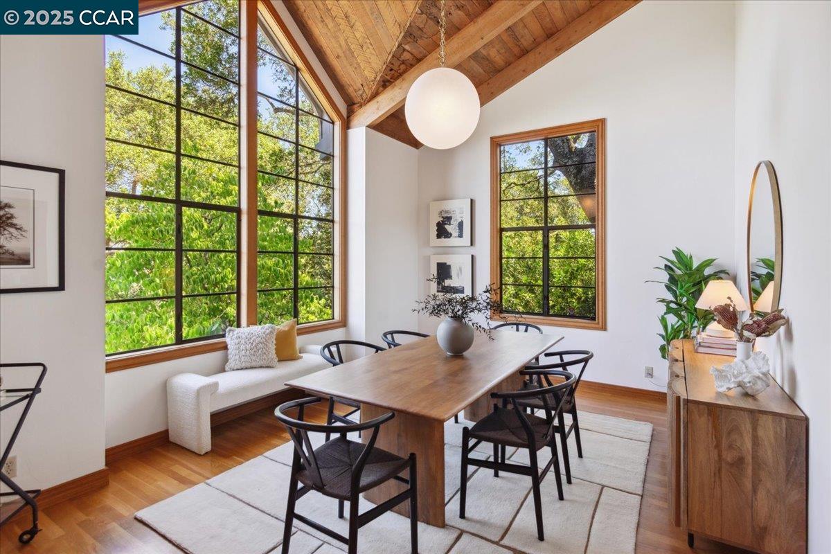Detail Gallery Image 13 of 35 For 357 El Toyonal, Orinda,  CA 94563 - 3 Beds | 2 Baths