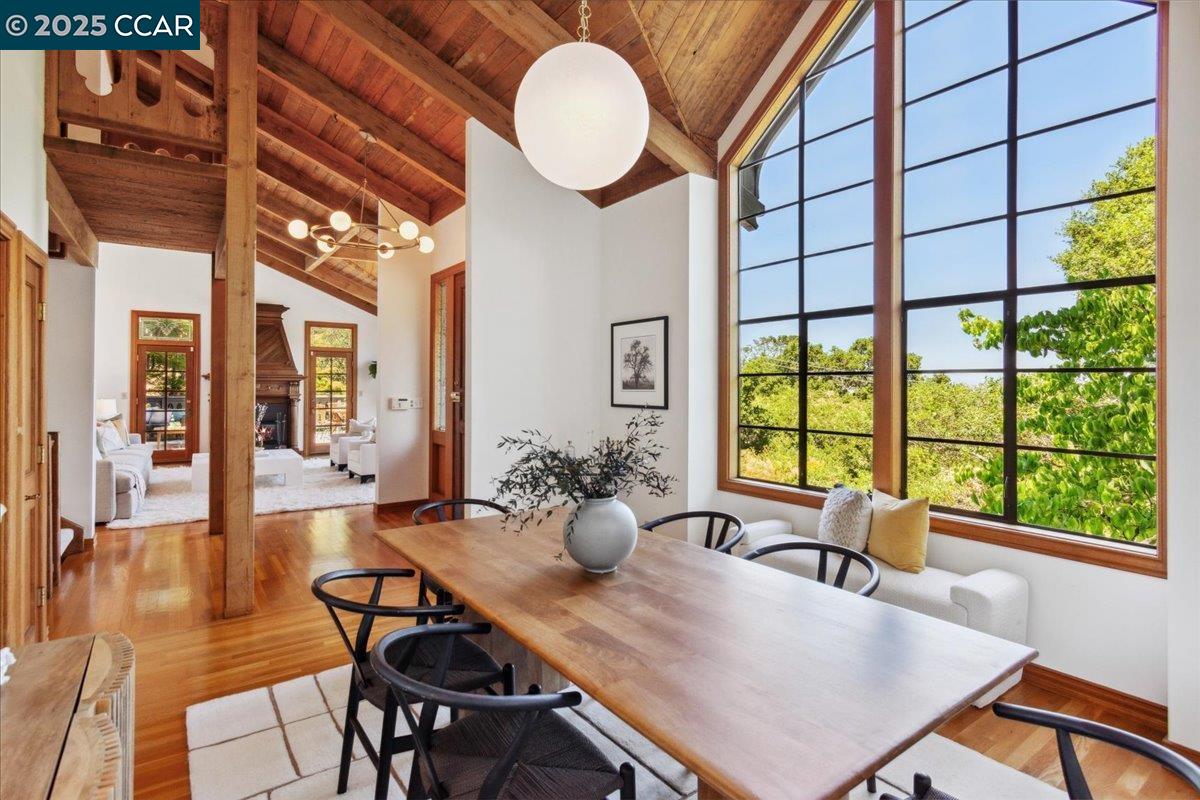 Detail Gallery Image 14 of 35 For 357 El Toyonal, Orinda,  CA 94563 - 3 Beds | 2 Baths