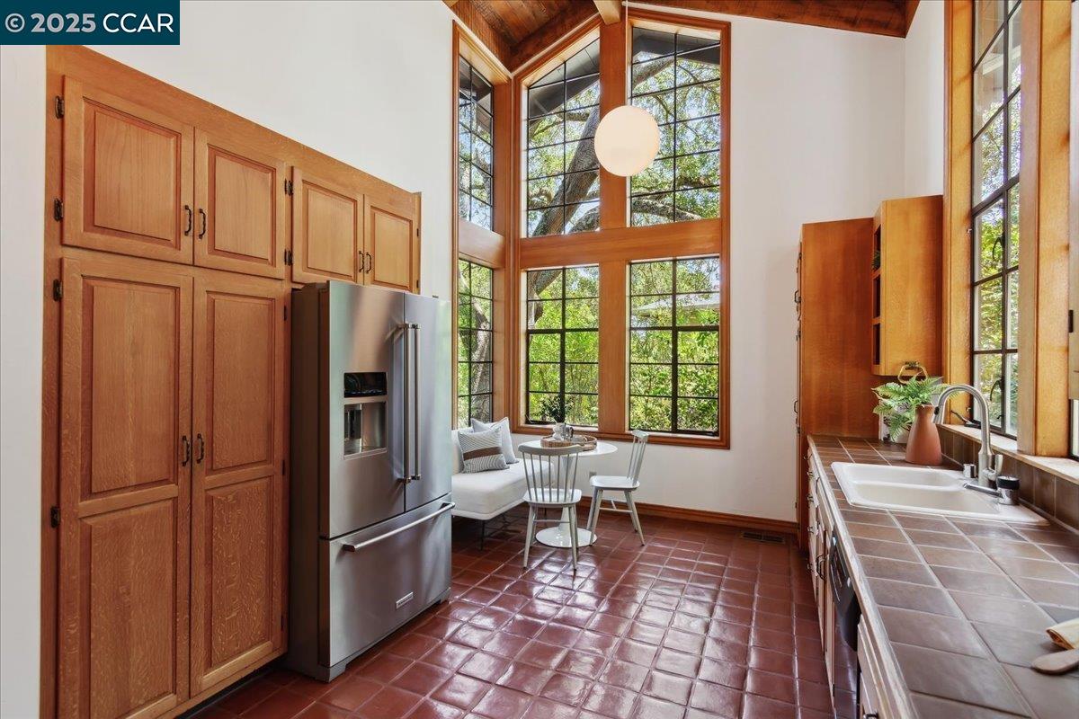 Detail Gallery Image 15 of 35 For 357 El Toyonal, Orinda,  CA 94563 - 3 Beds | 2 Baths
