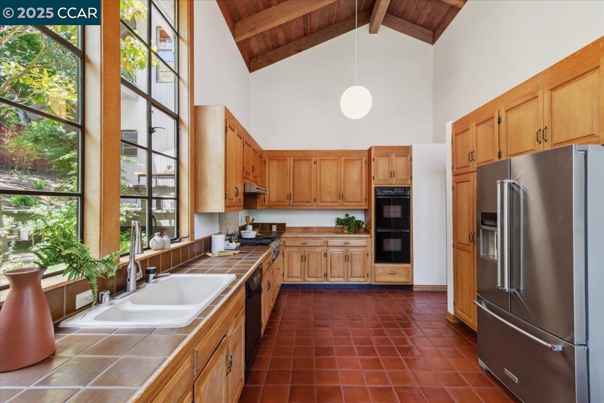 Detail Gallery Image 18 of 35 For 357 El Toyonal, Orinda,  CA 94563 - 3 Beds | 2 Baths