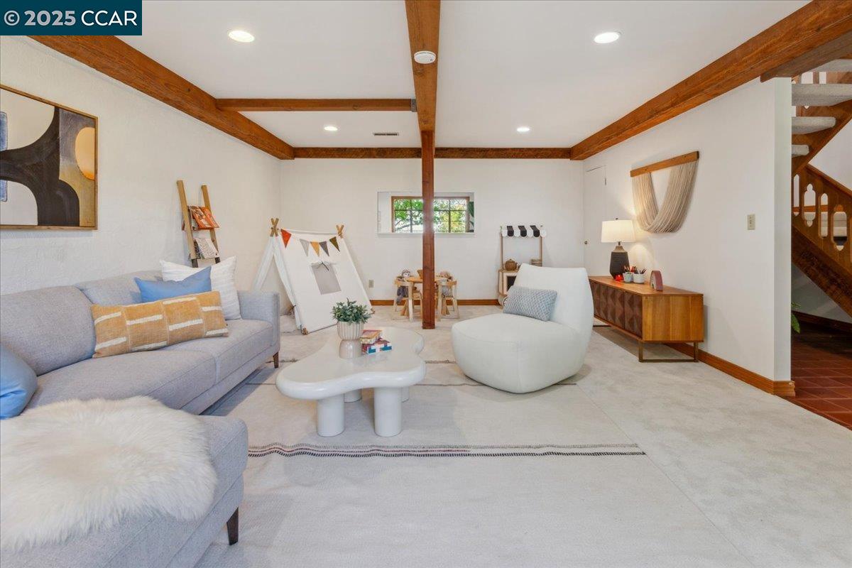 Detail Gallery Image 30 of 35 For 357 El Toyonal, Orinda,  CA 94563 - 3 Beds | 2 Baths